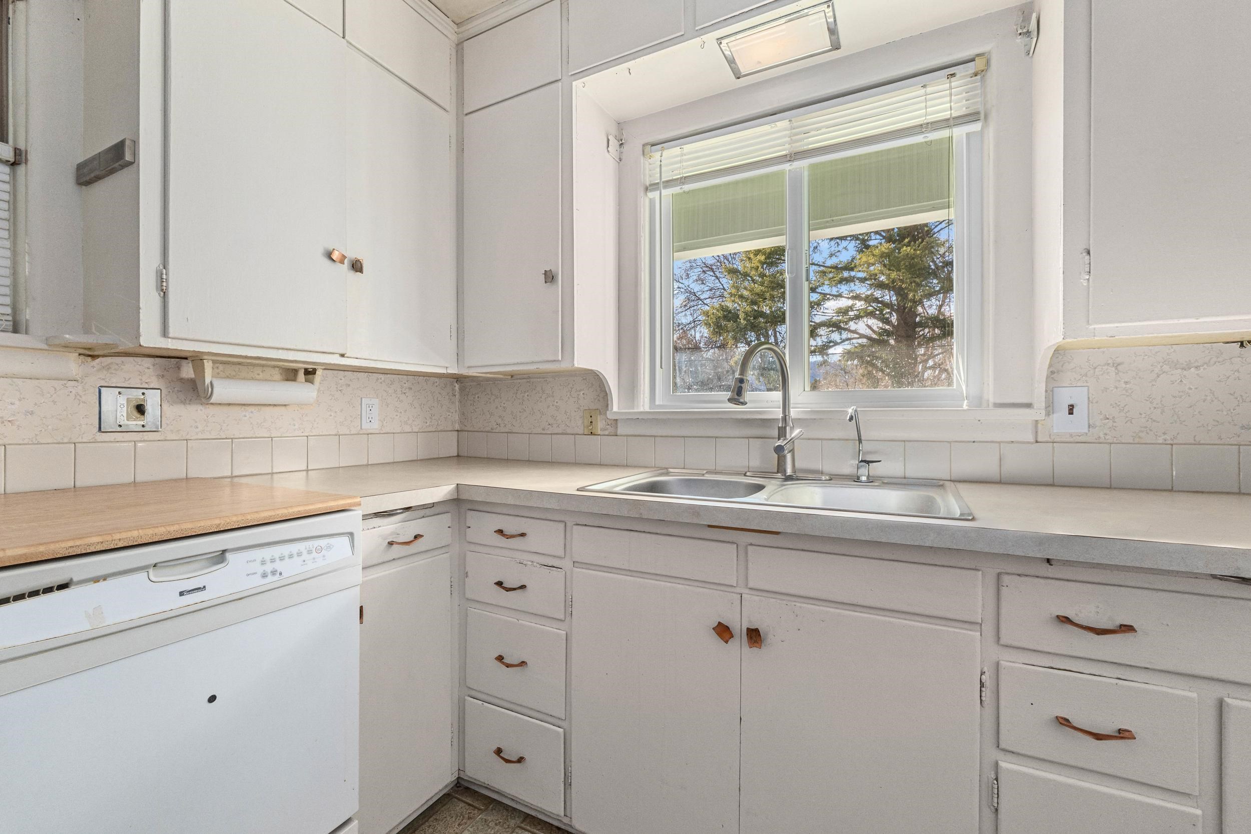 304 N 3rd E St - Photo 13