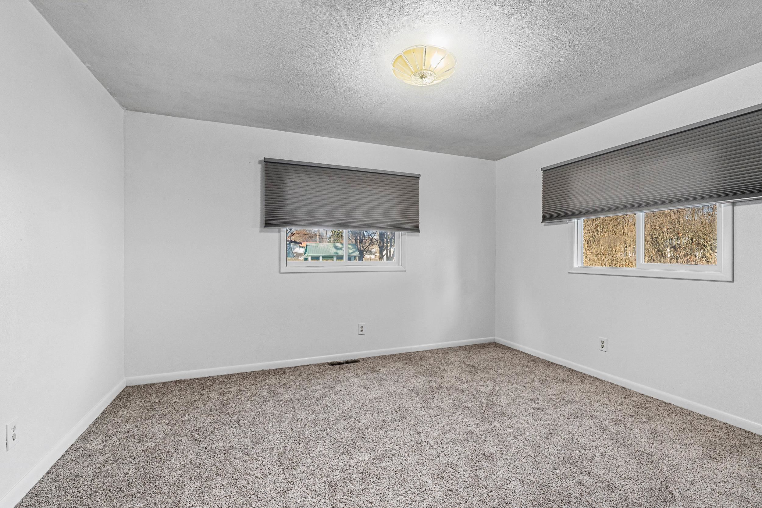 304 N 3rd E St - Photo 21