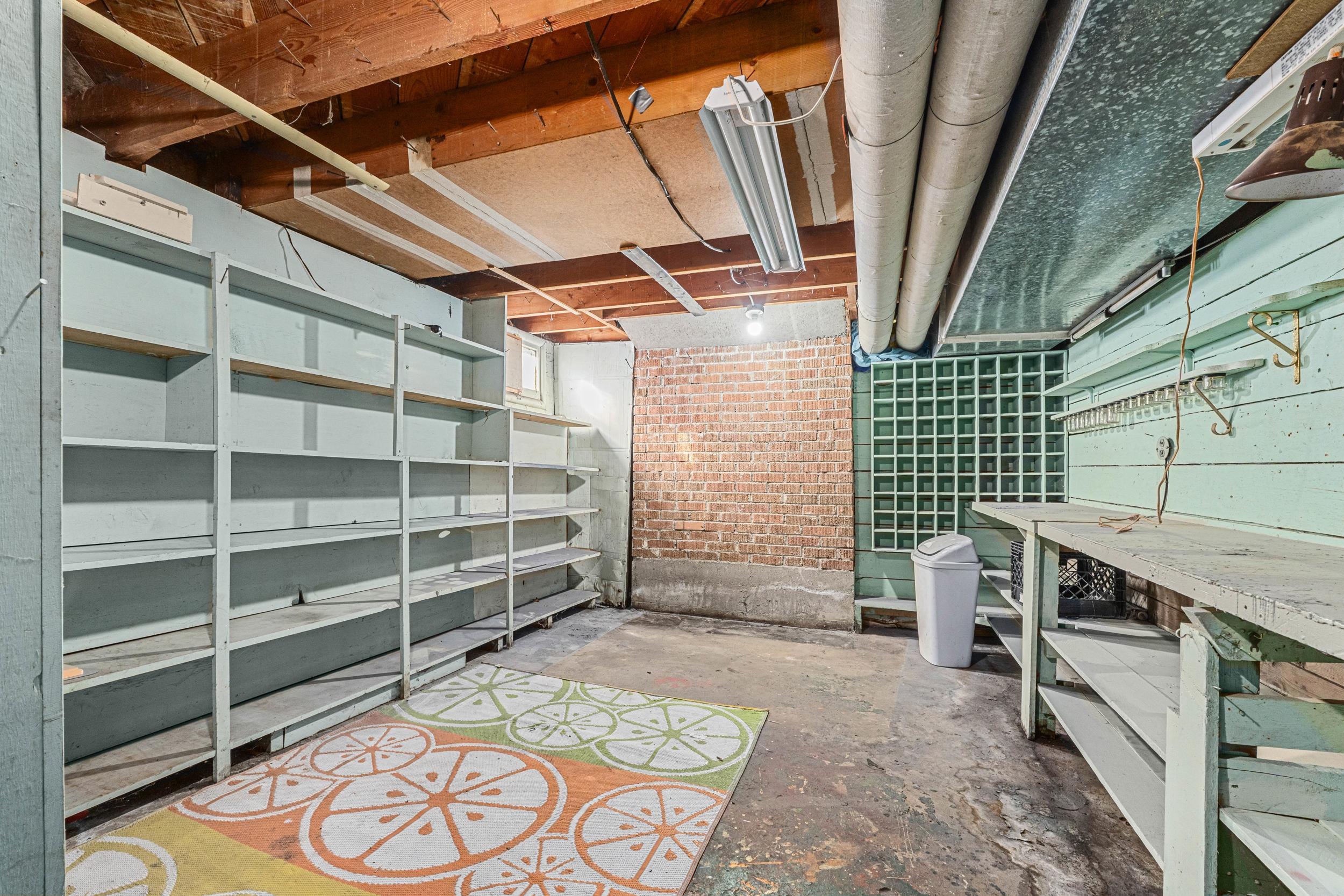 304 N 3rd E St - Photo 27