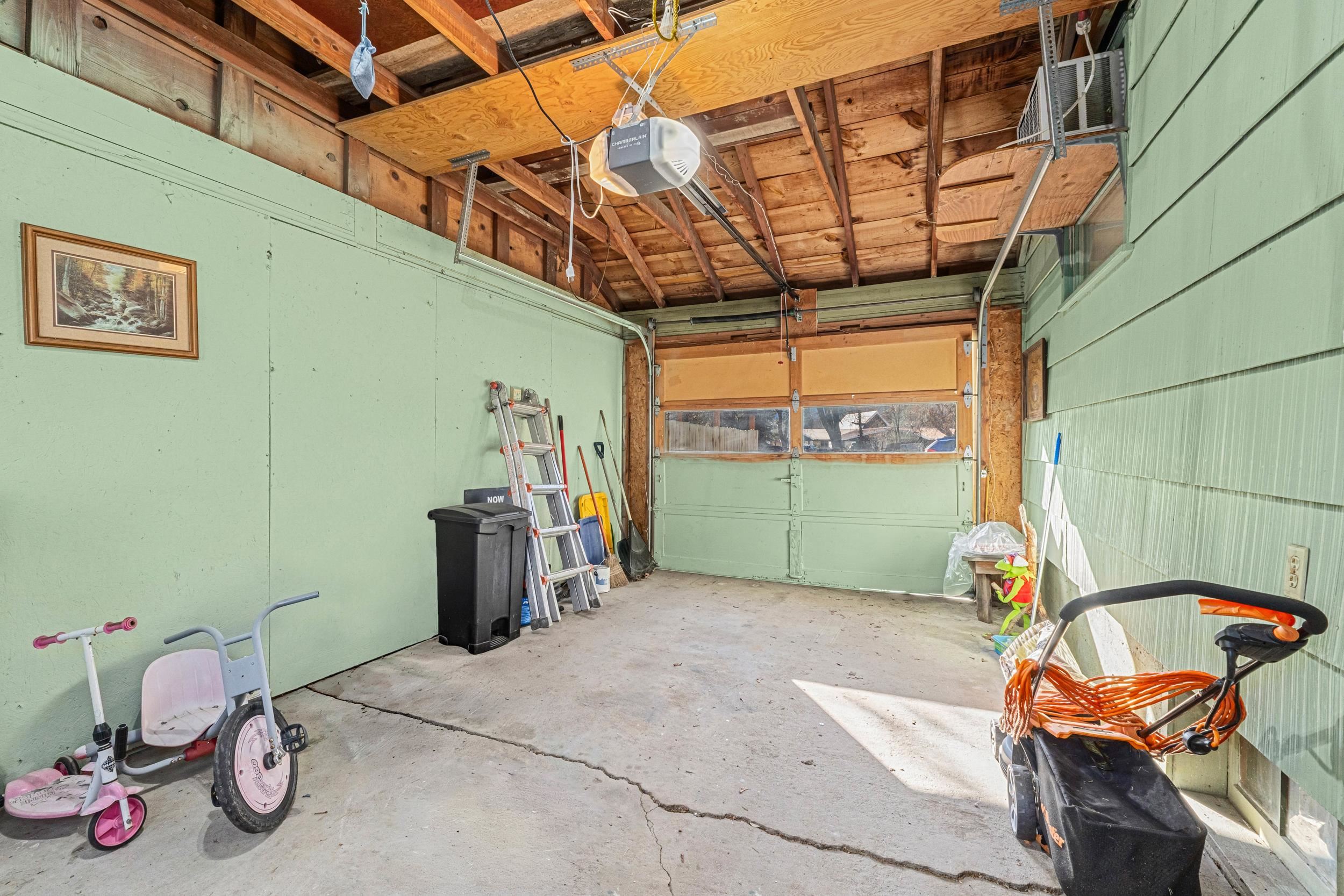 304 N 3rd E St - Photo 32