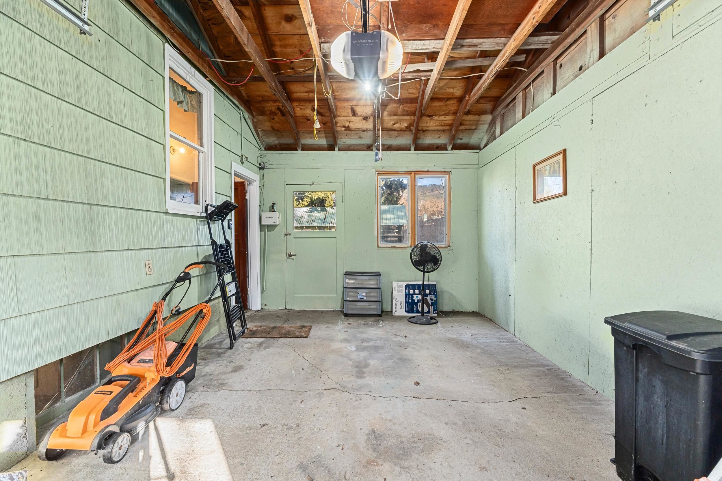304 N 3rd E St - Photo 33