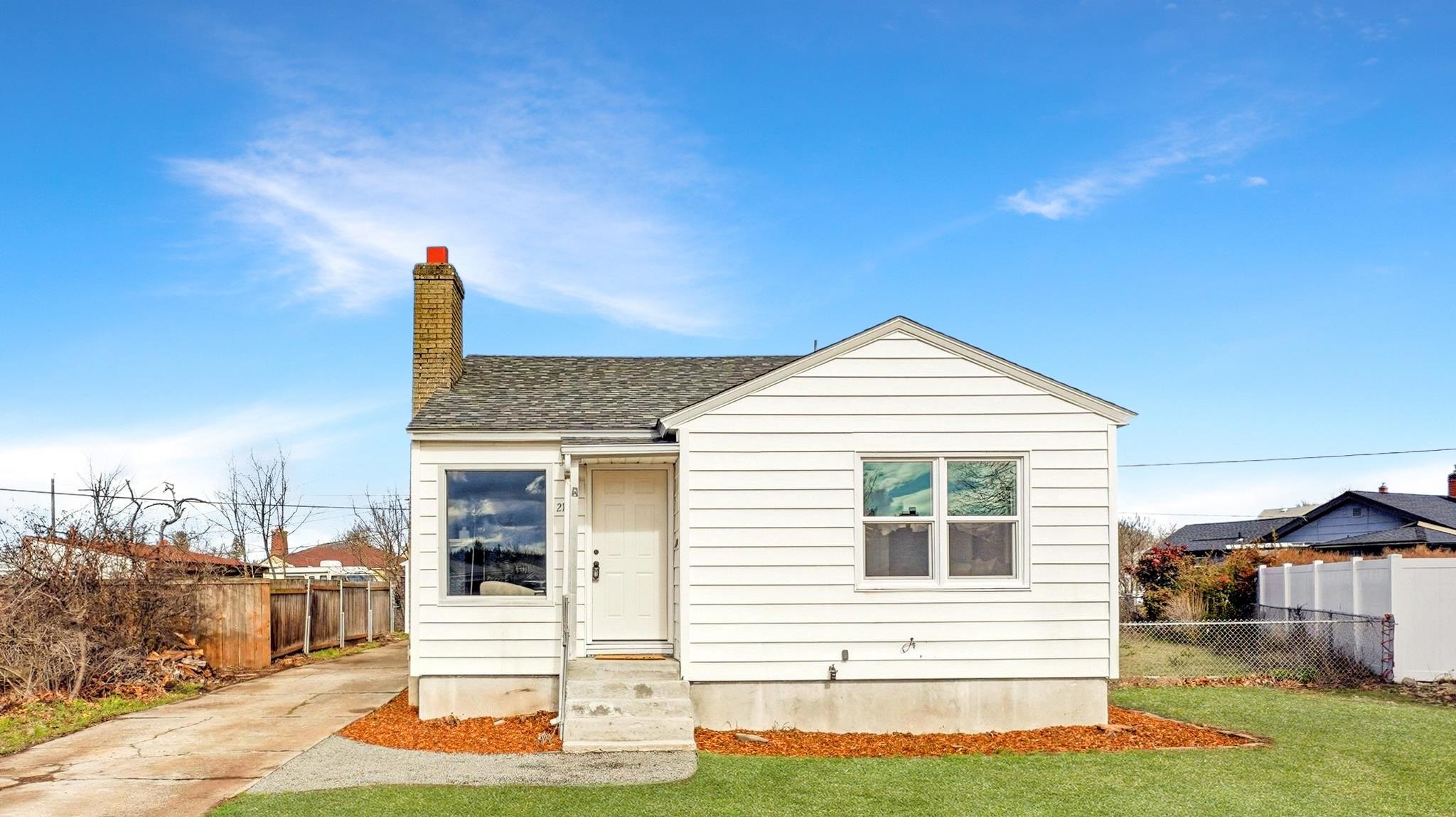 2104 W Mansfield Ct - Photo 1