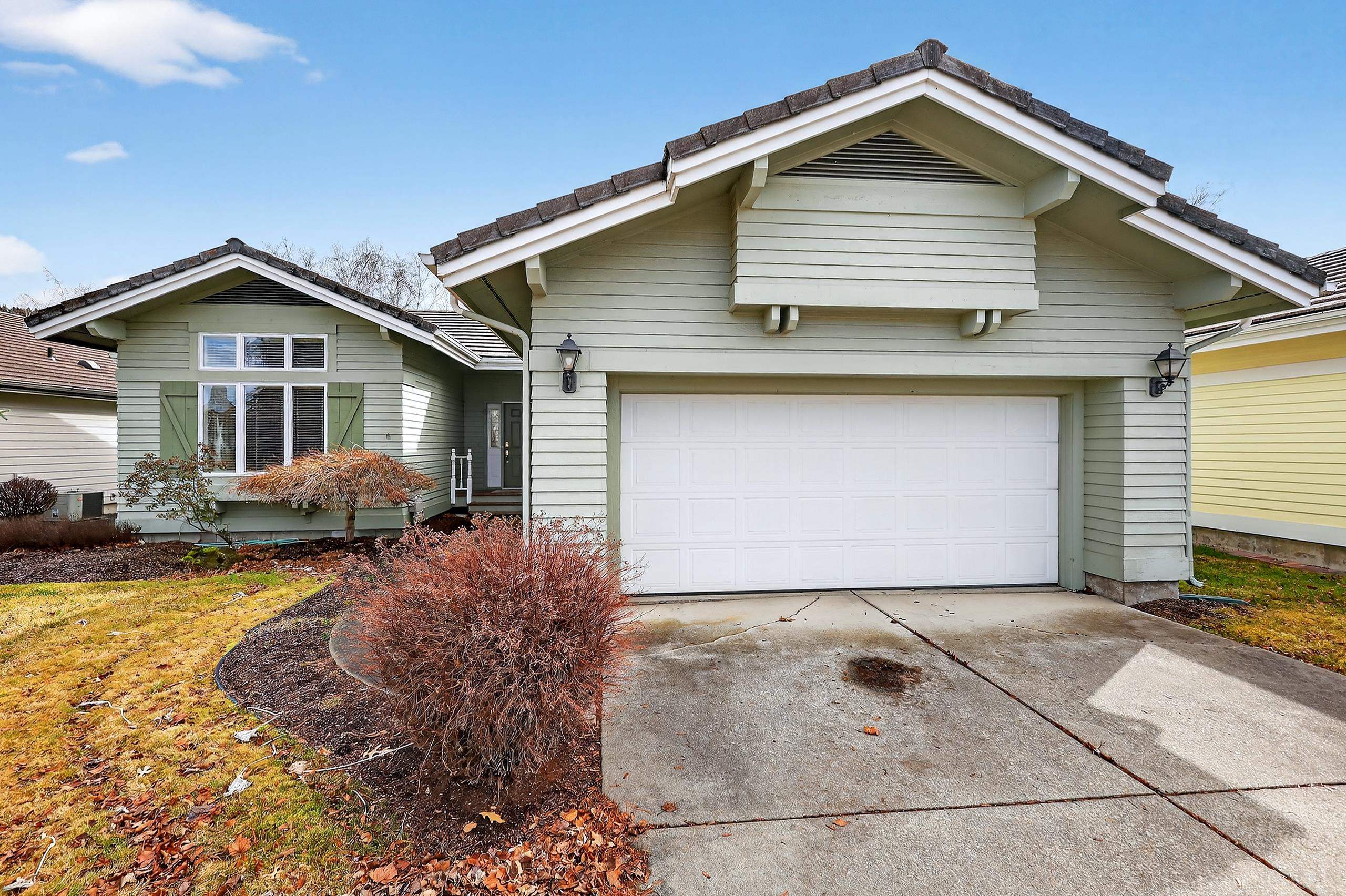 24216 E Olive Ln - Photo 3