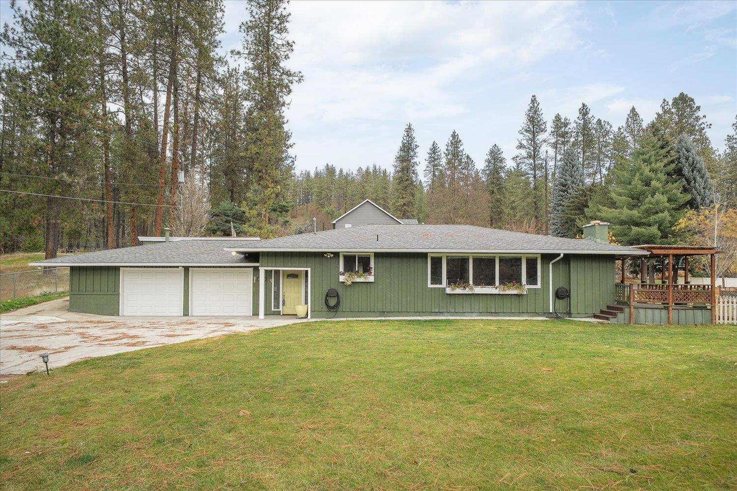 608 W Hazard Rd - Photo 1