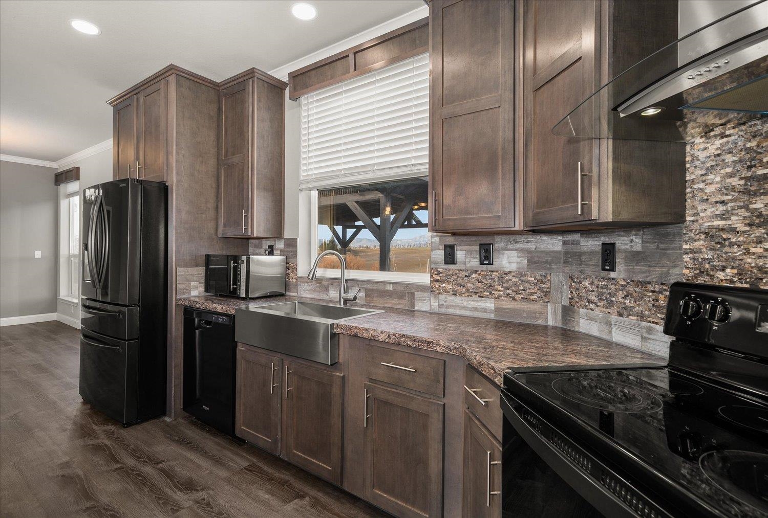 605 E B St - Photo 13