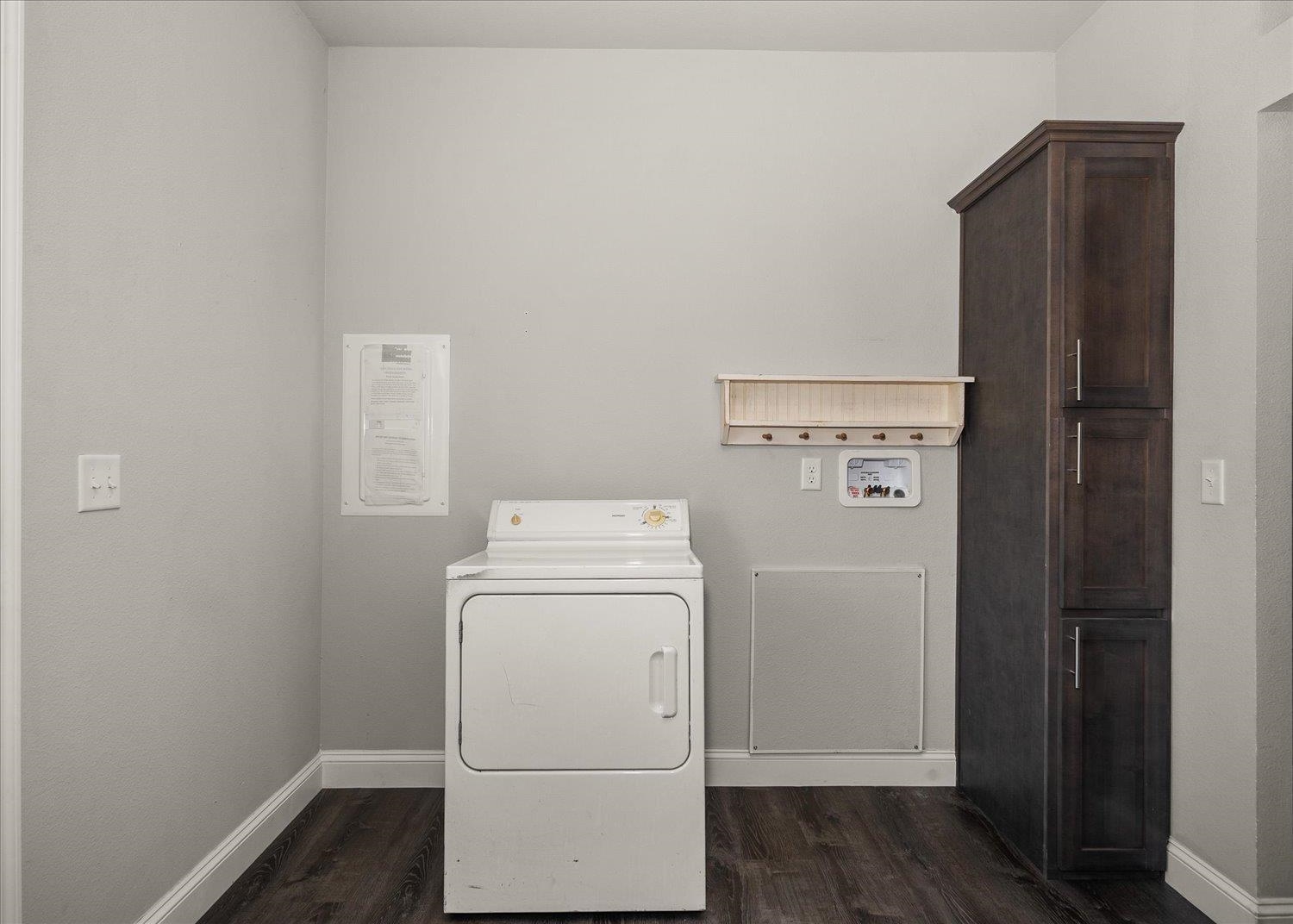 605 E B St - Photo 28