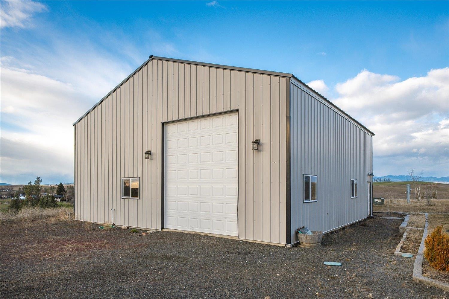 605 E B St - Photo 34