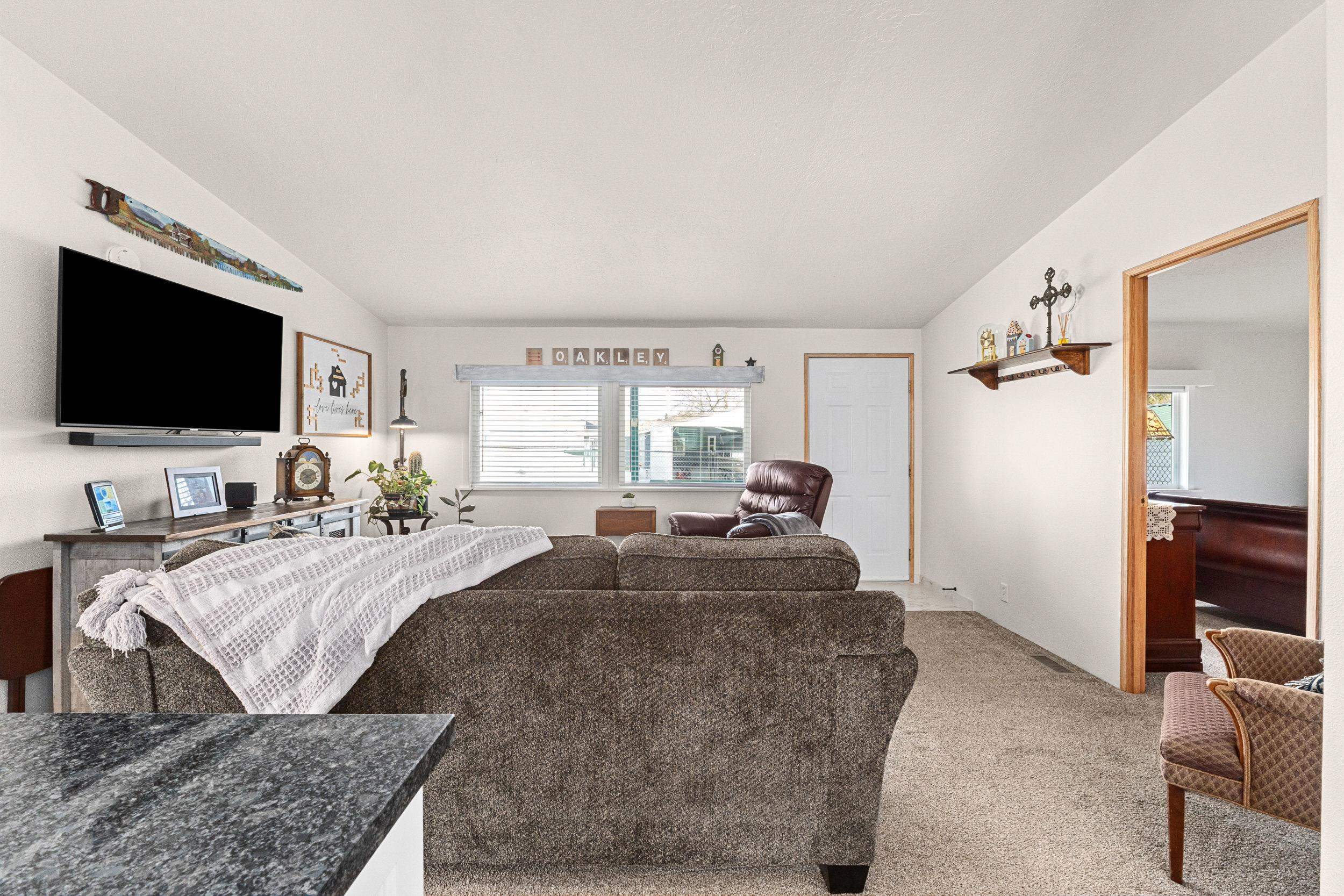 2325 Rainbow St - Photo 11