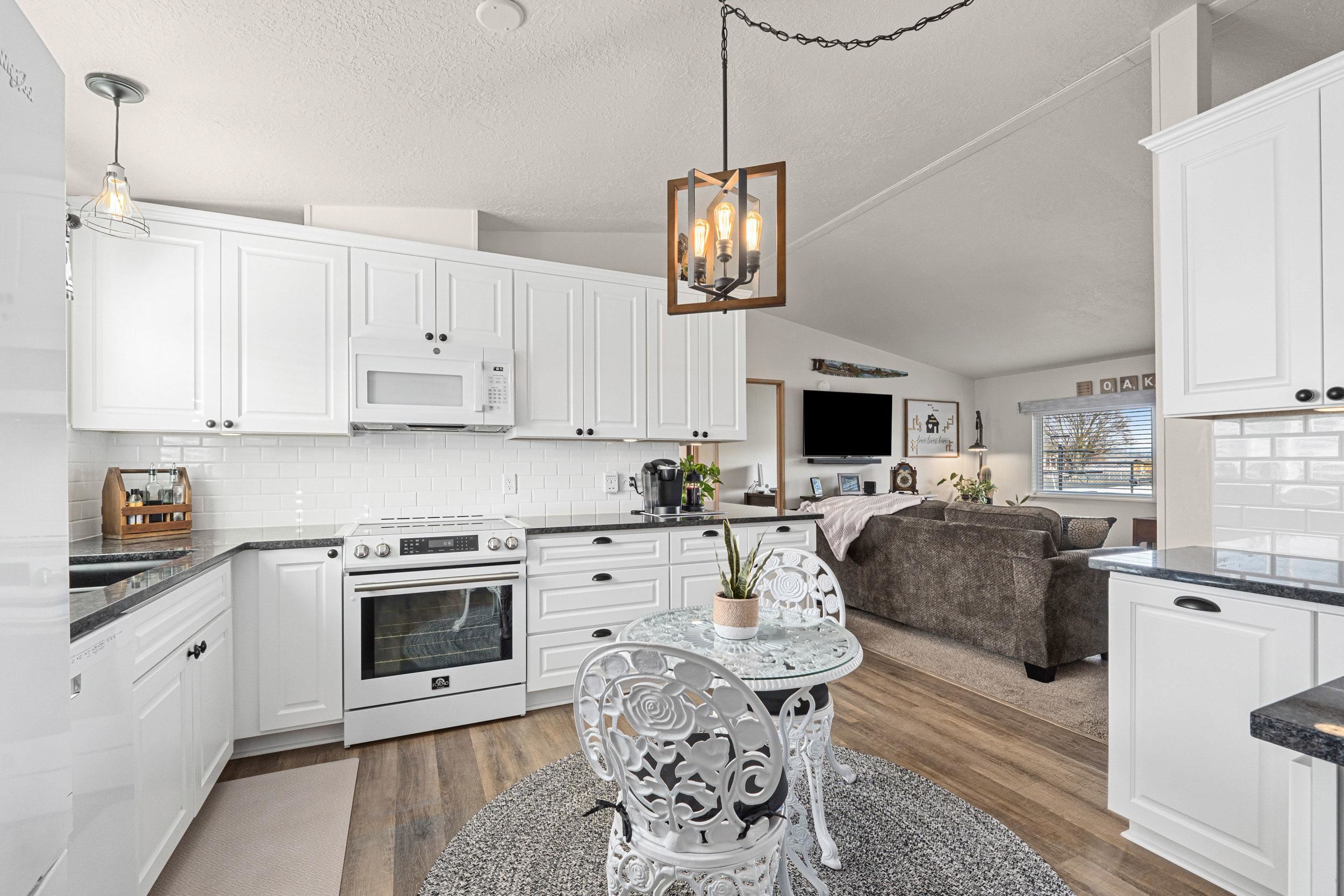 2325 Rainbow St - Photo 3