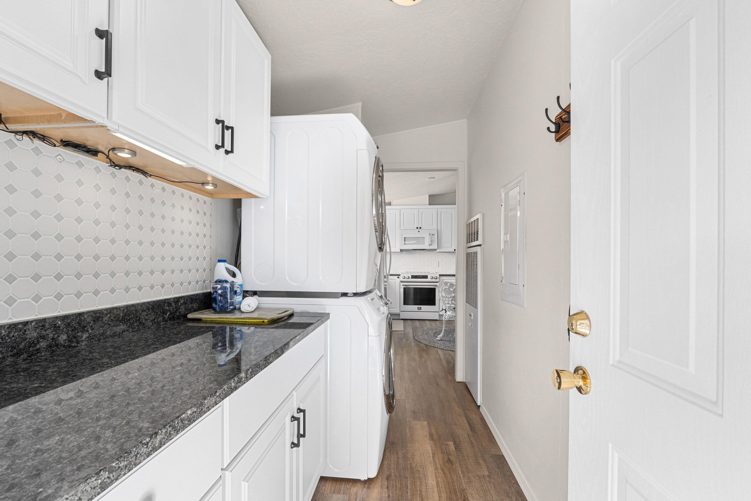 2325 Rainbow St - Photo 21