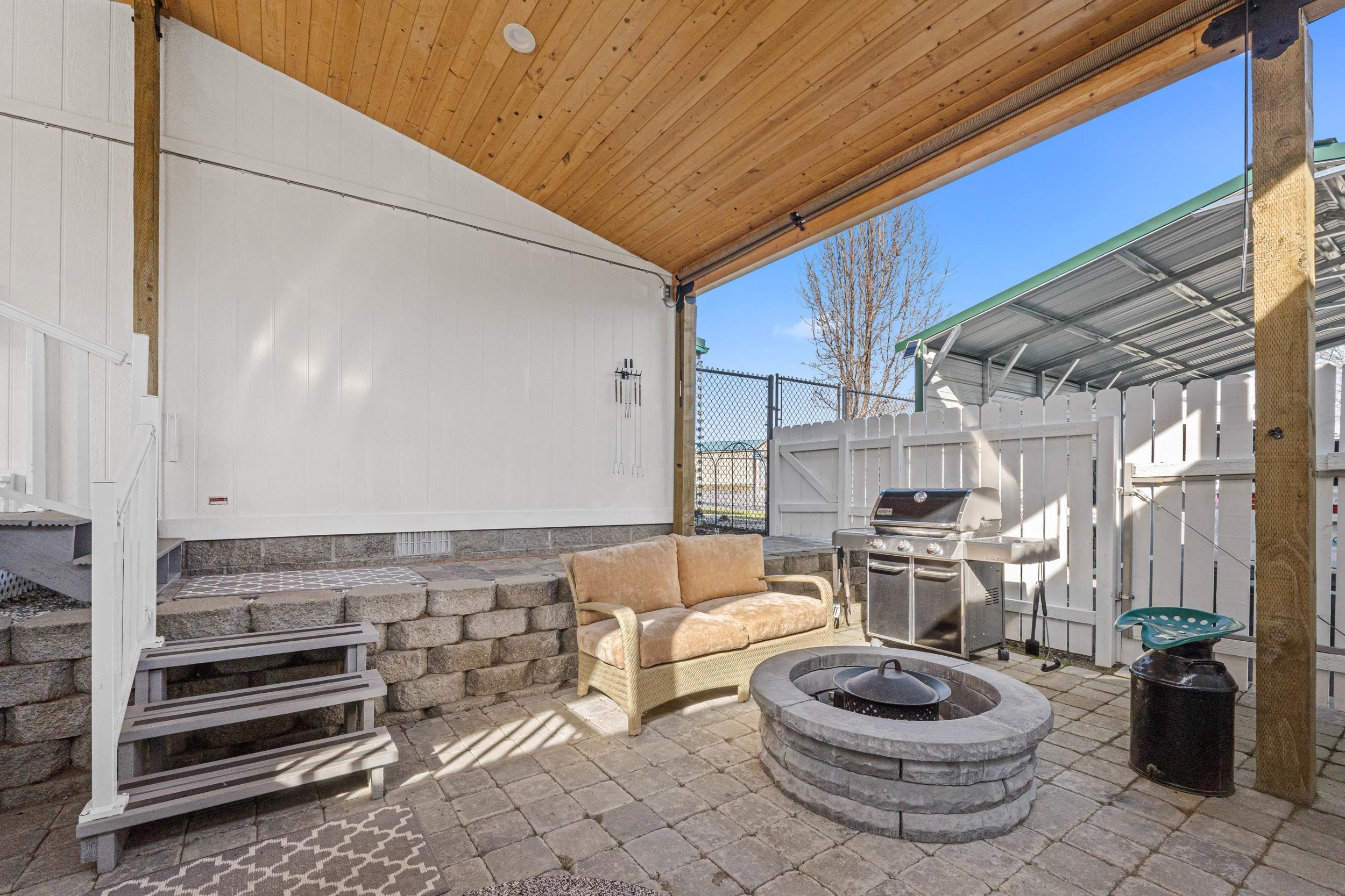2325 Rainbow St - Photo 23