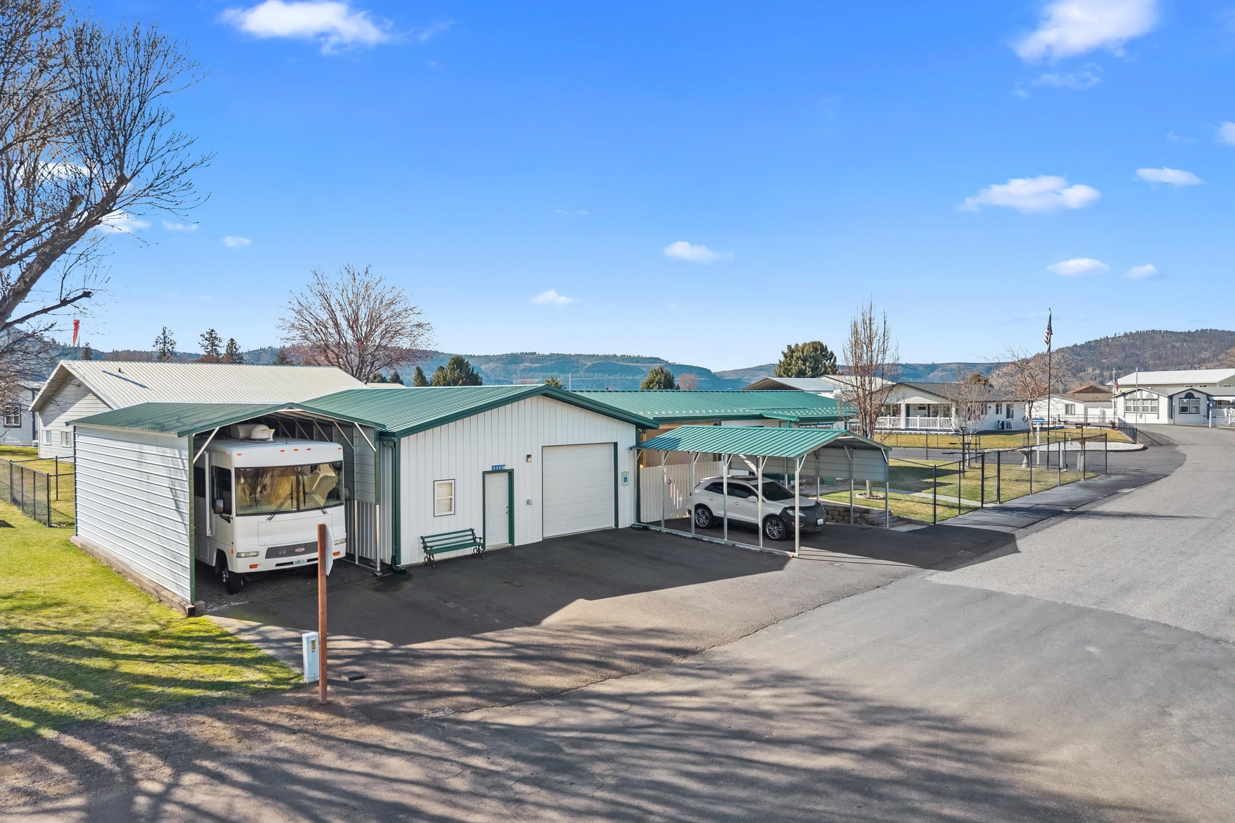 2325 Rainbow St - Photo 25