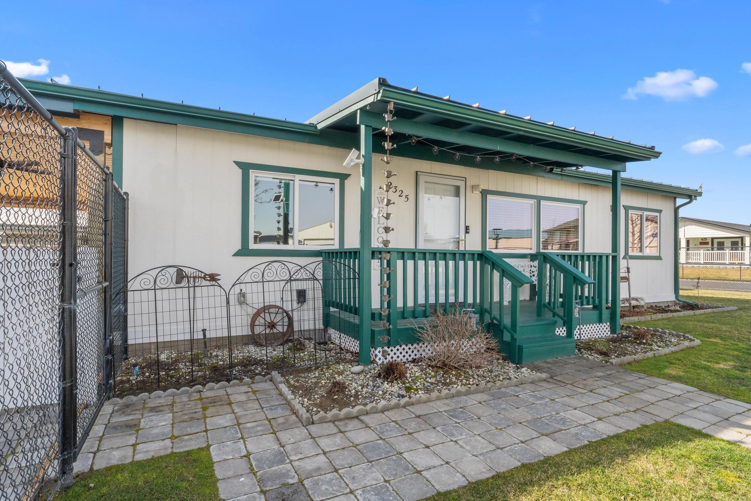 2325 Rainbow St - Photo 29