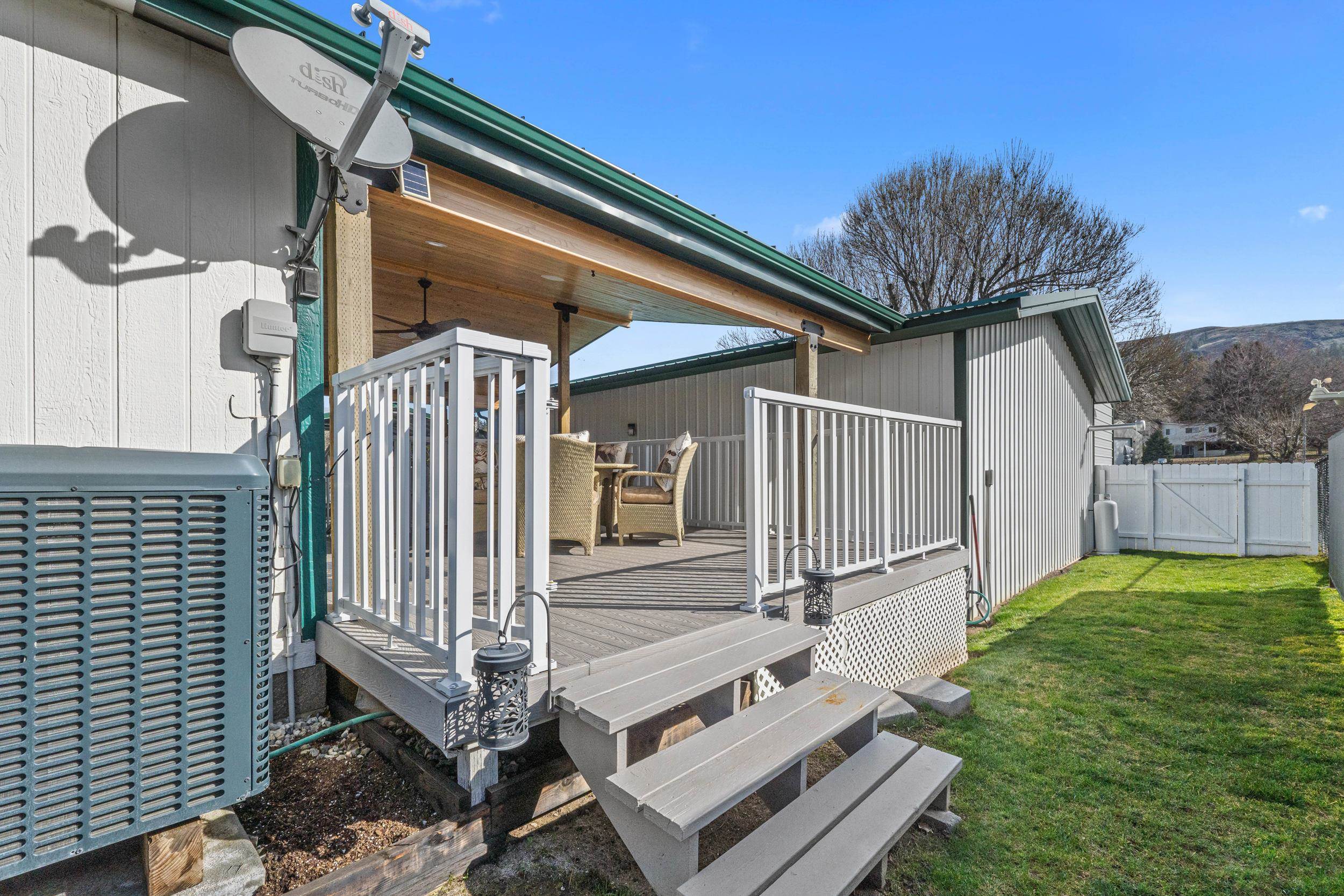 2325 Rainbow St - Photo 31