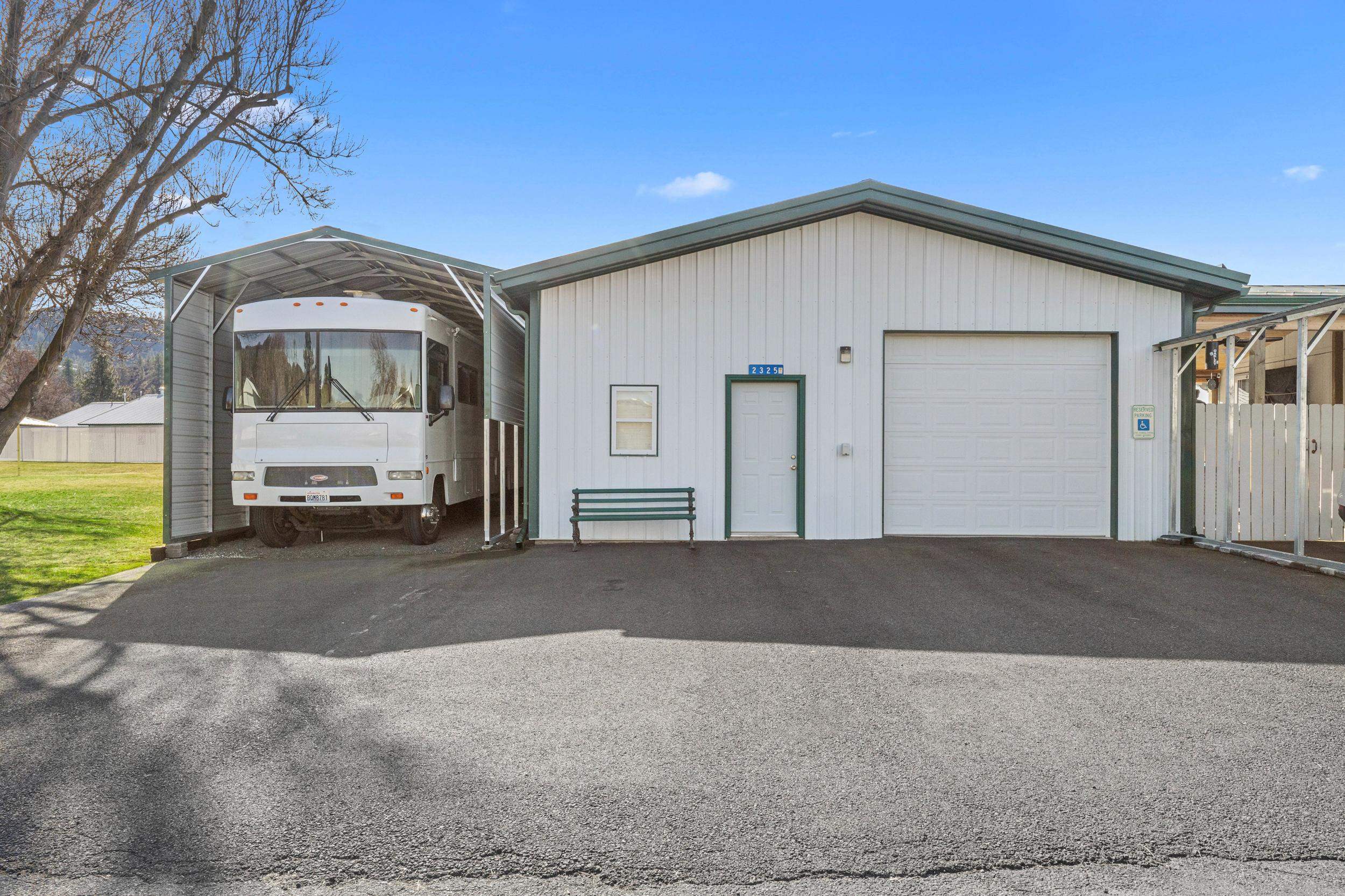 2325 Rainbow St - Photo 34