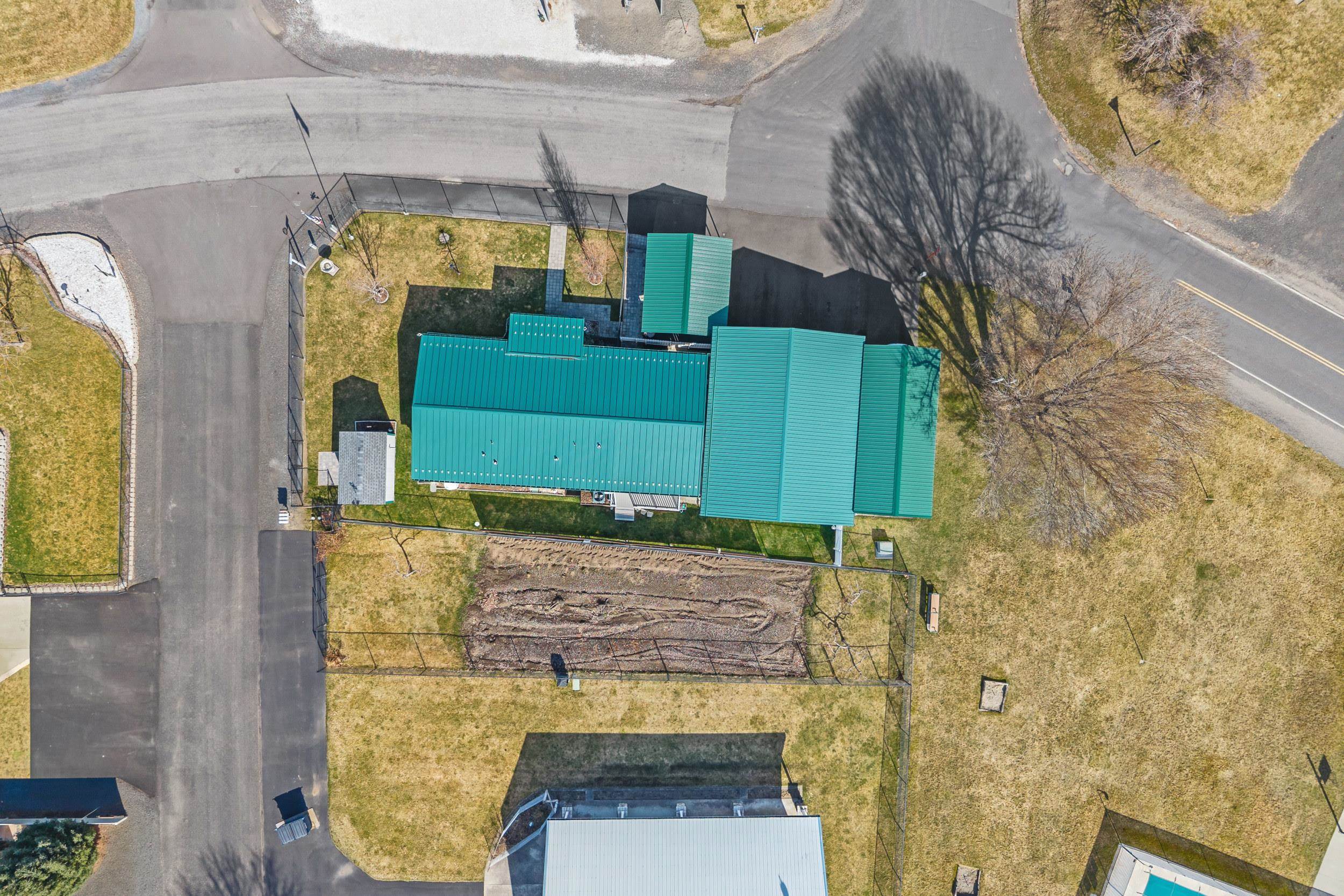 2325 Rainbow St - Photo 35