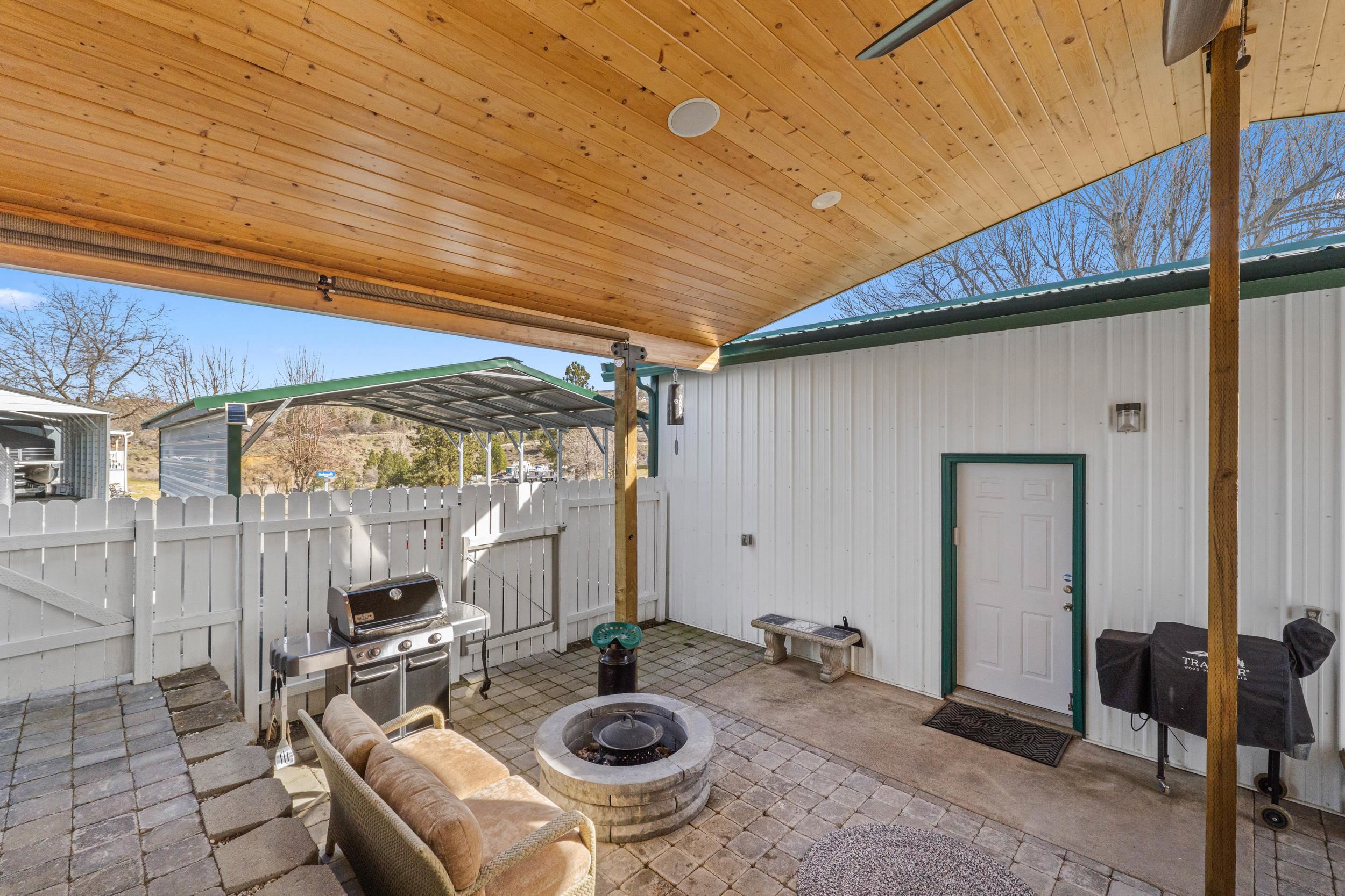 2325 Rainbow St - Photo 5
