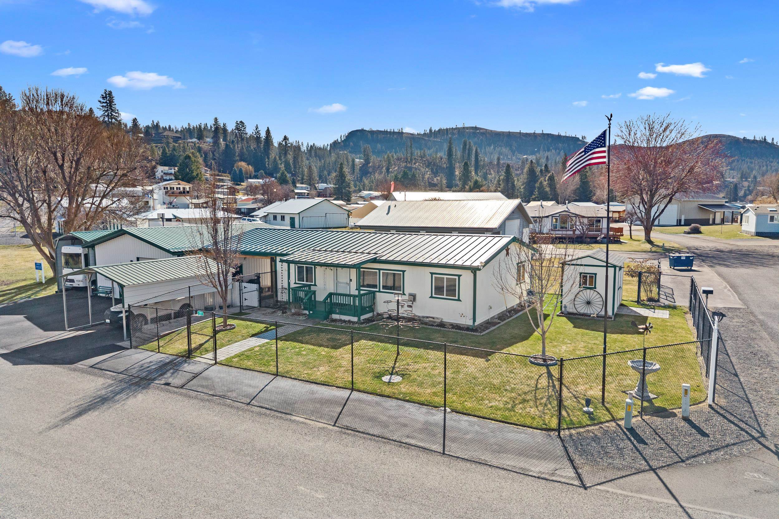 2325 Rainbow St - Photo 45