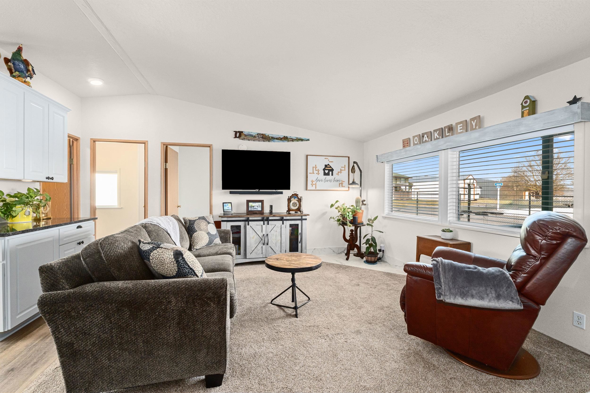 2325 Rainbow St - Photo 6