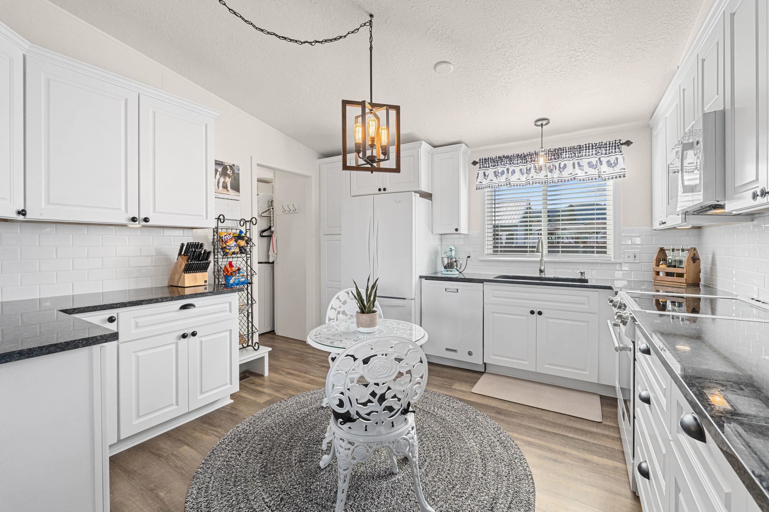 2325 Rainbow St - Photo 9