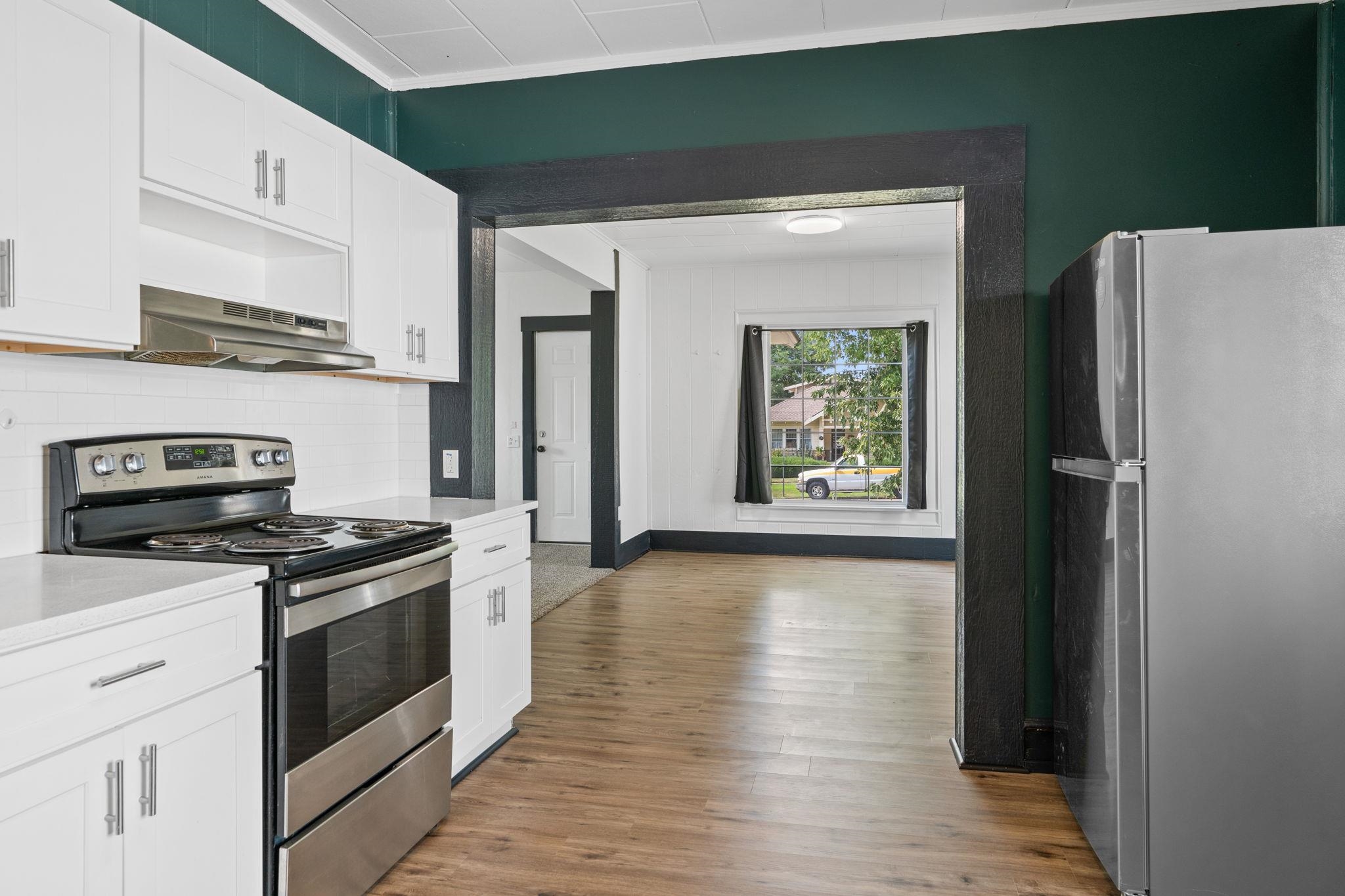 242 S Broadway St - Photo 12