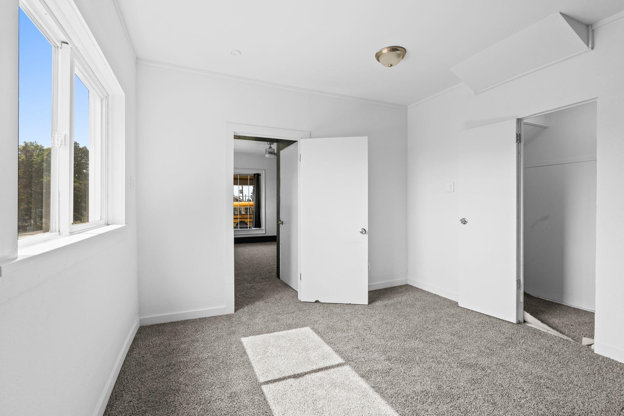 242 S Broadway St - Photo 21