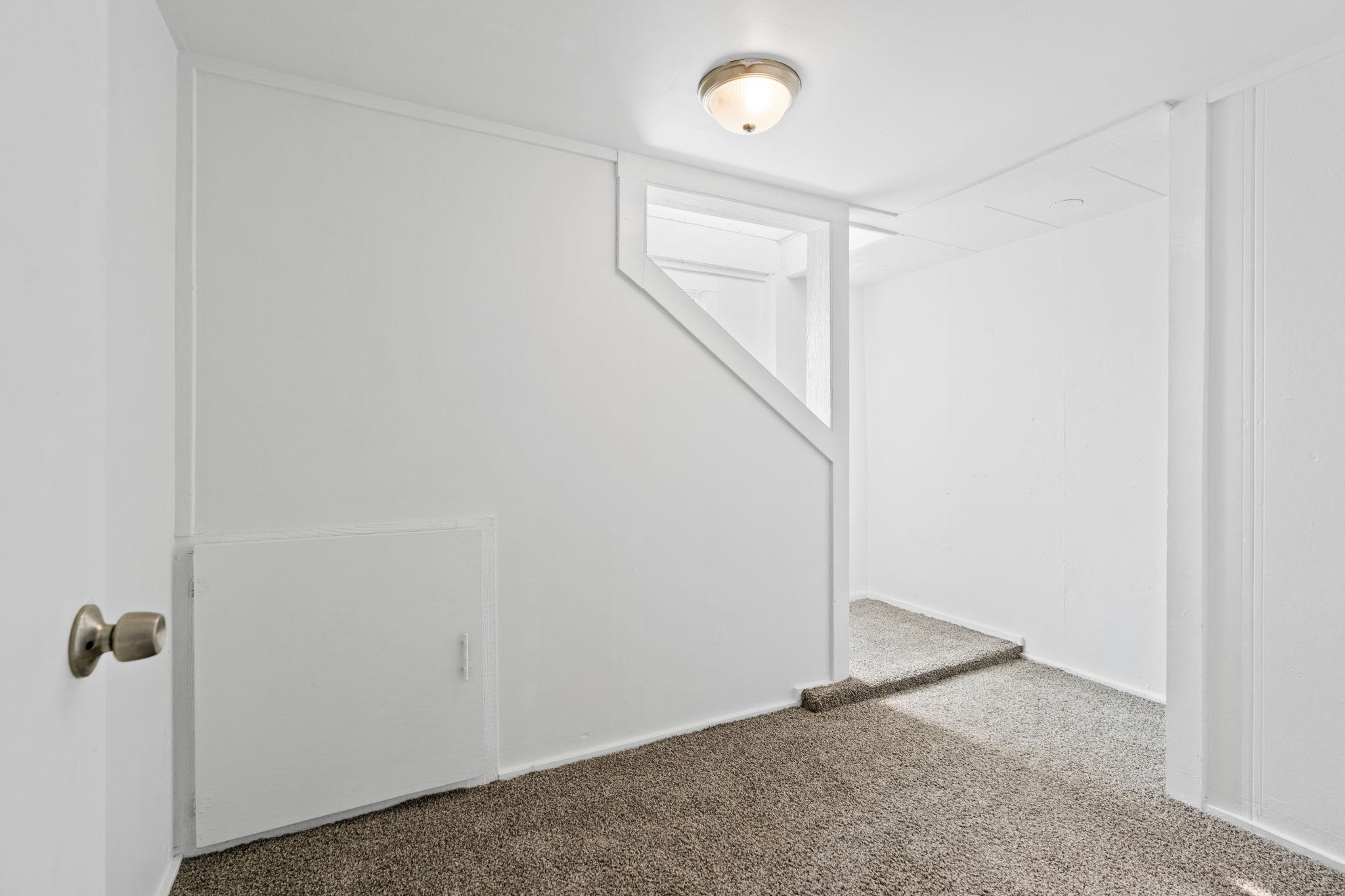 242 S Broadway St - Photo 31