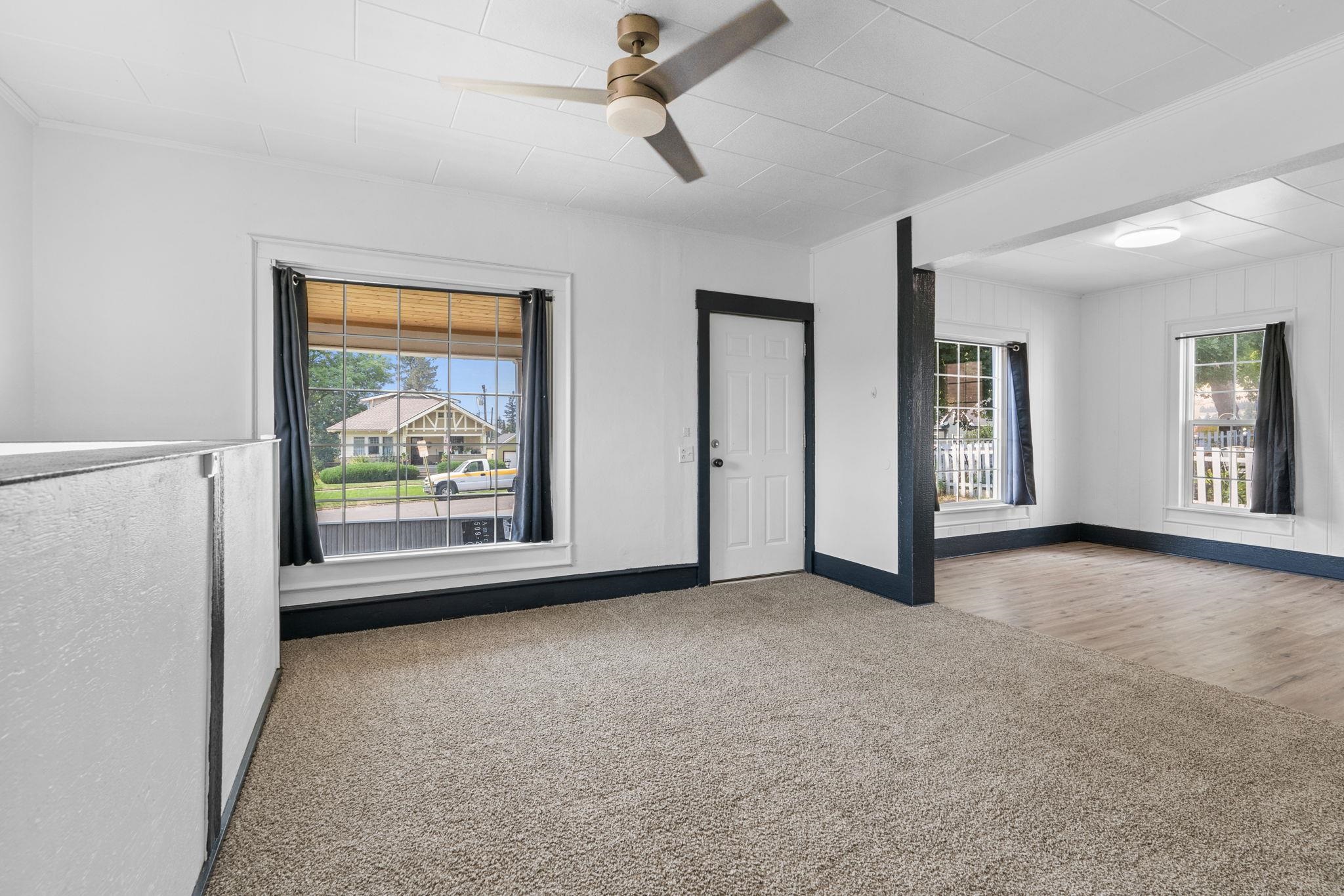 242 S Broadway St - Photo 5