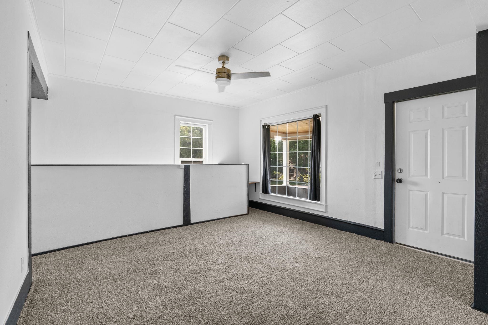 242 S Broadway St - Photo 6