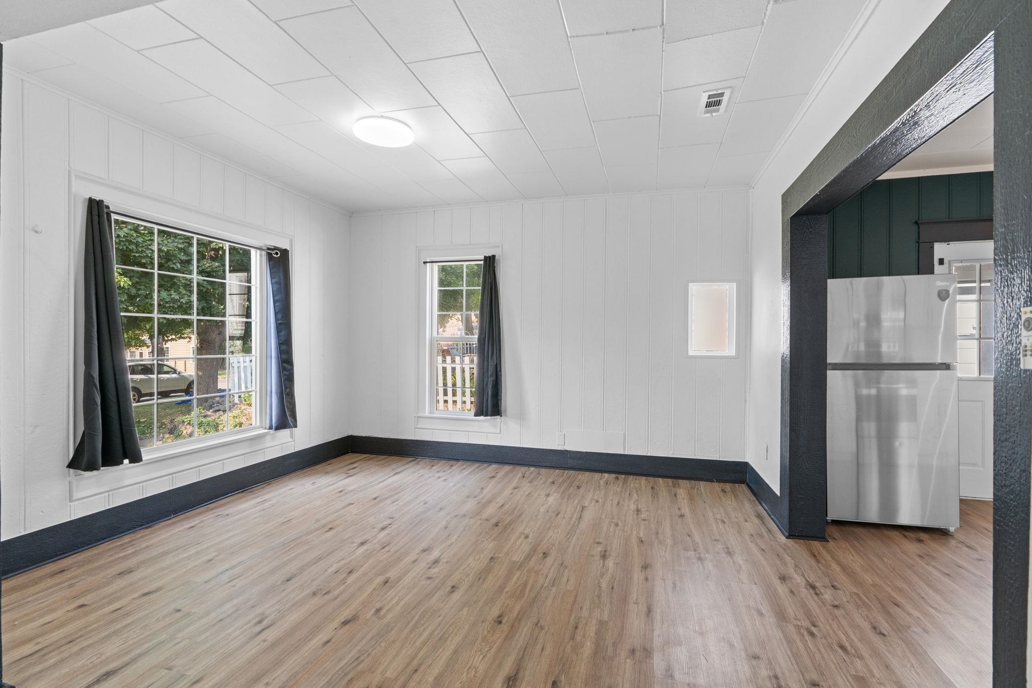 242 S Broadway St - Photo 7