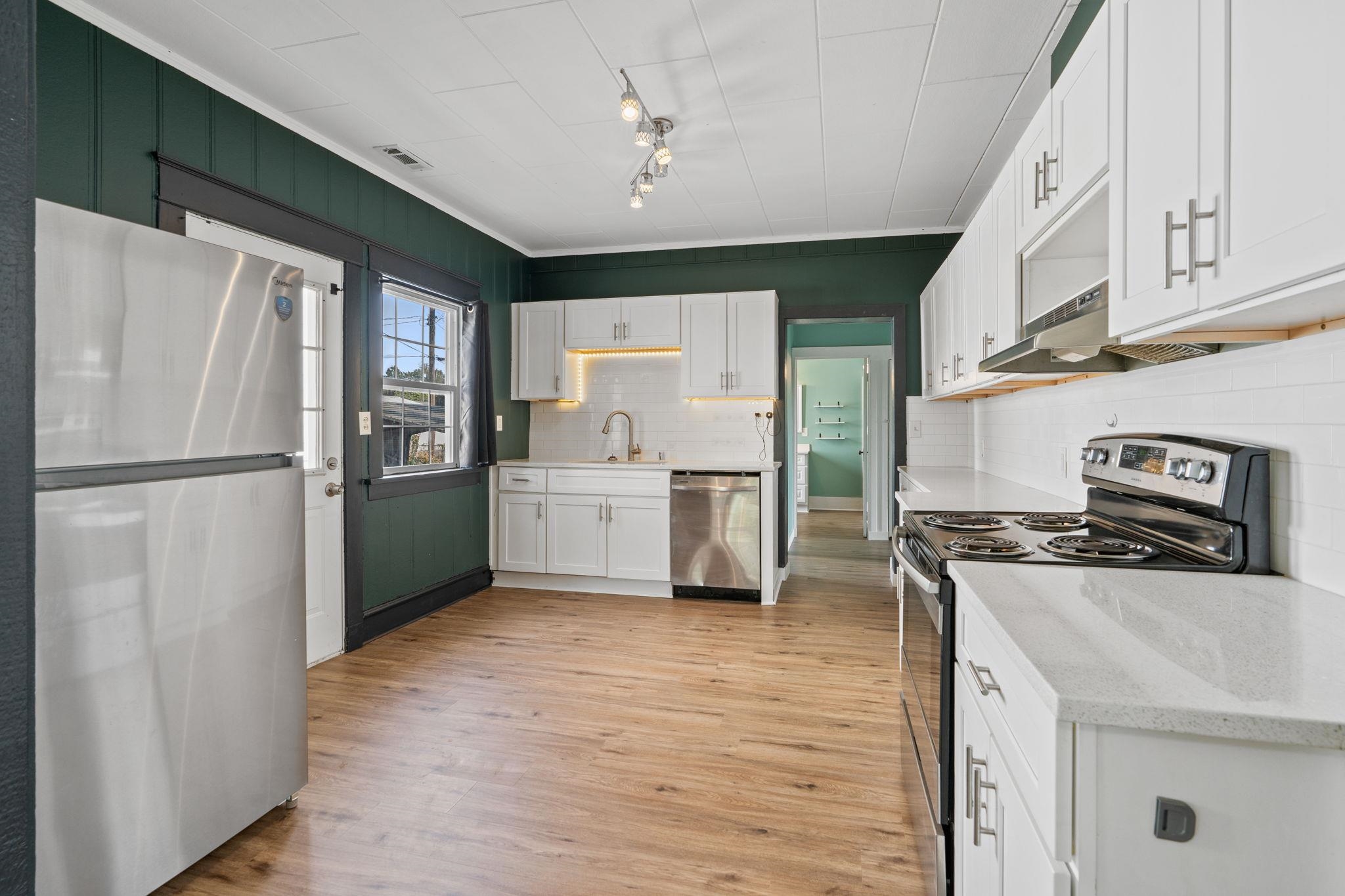 242 S Broadway St - Photo 9
