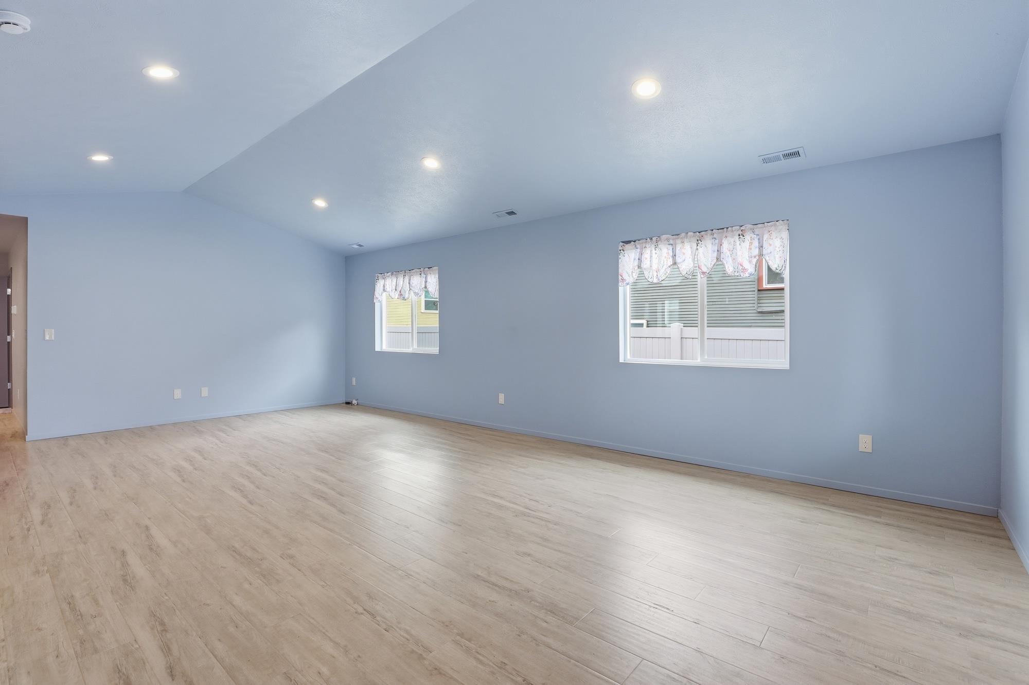 1023 W Montgomery Ave - Photo 4