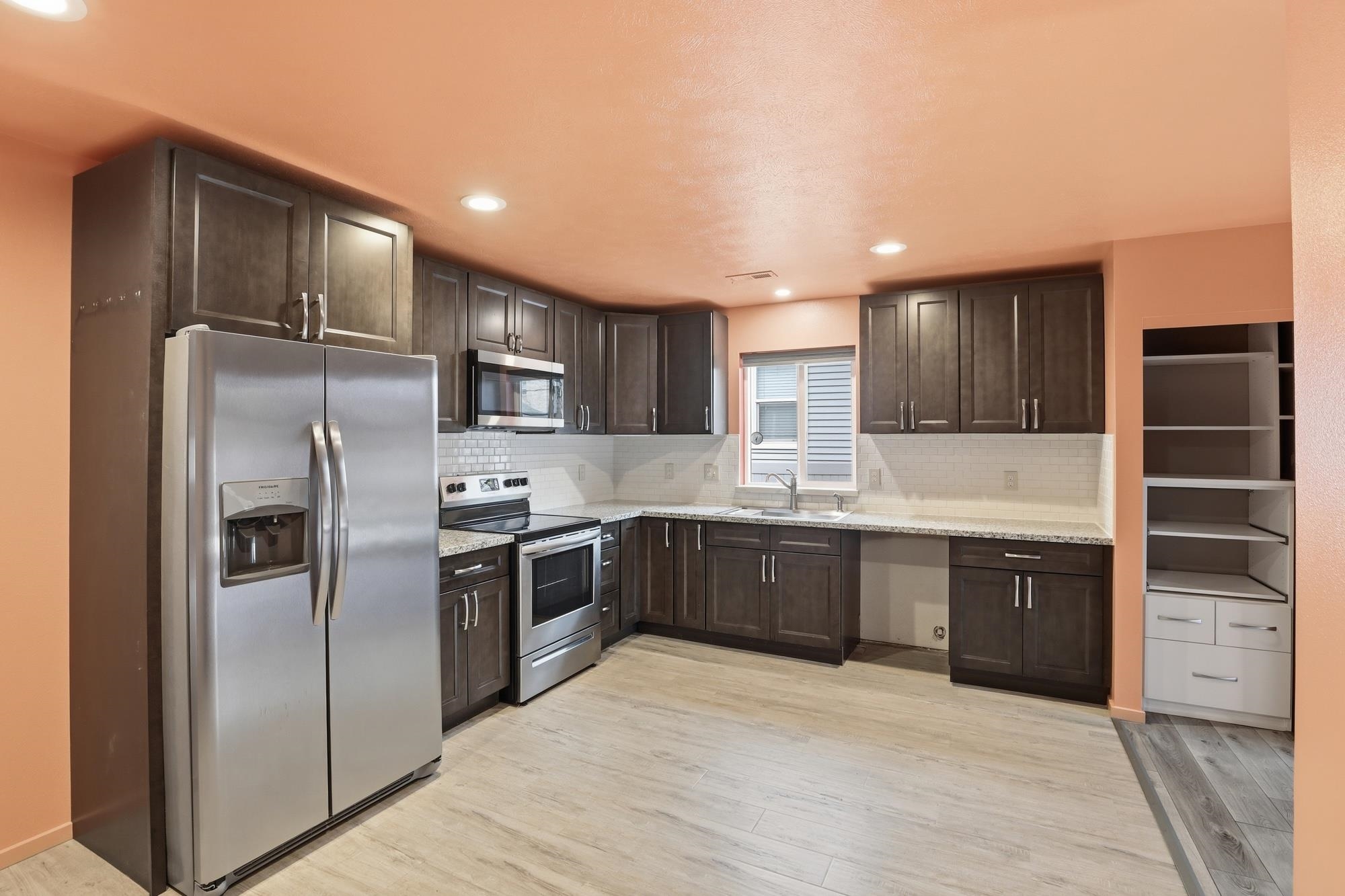 1023 W Montgomery Ave - Photo 7