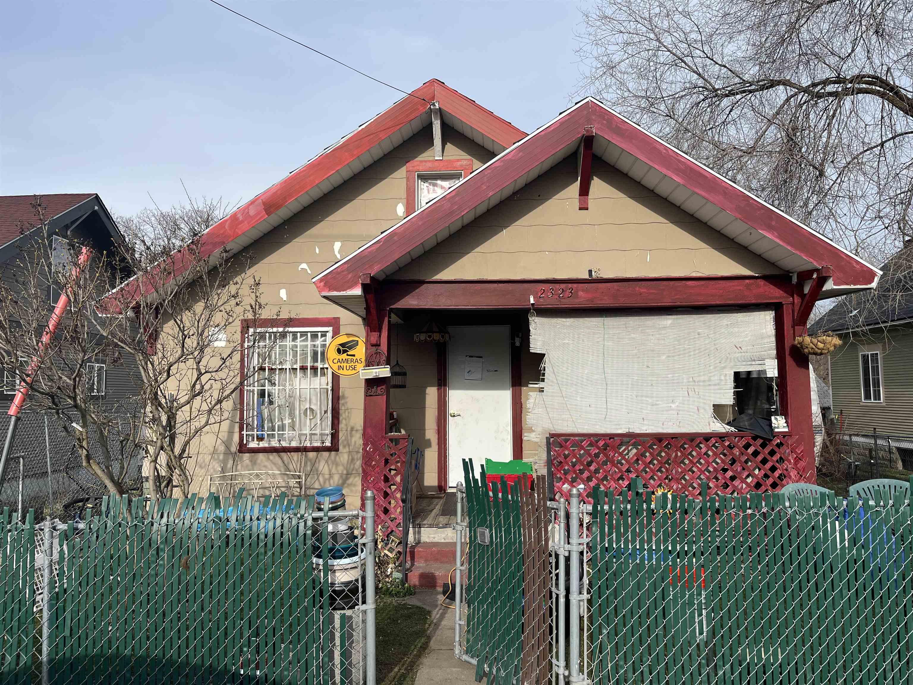 2323 E Hartson Ave