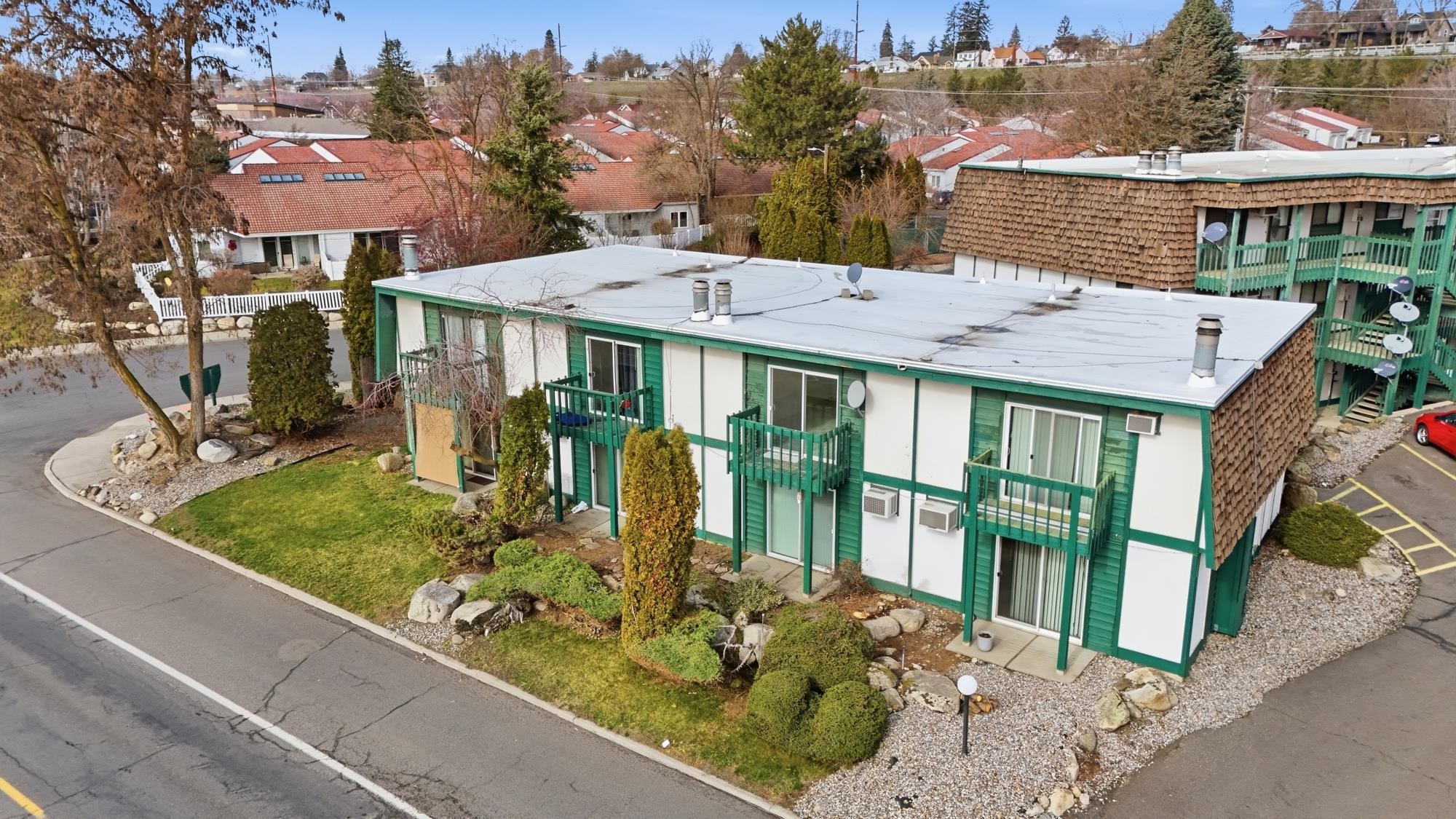 2121 E Upriver Dr - Photo 2