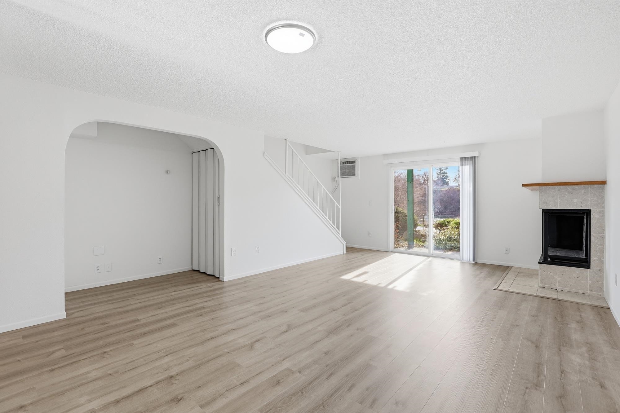 2121 E Upriver Dr - Photo 4