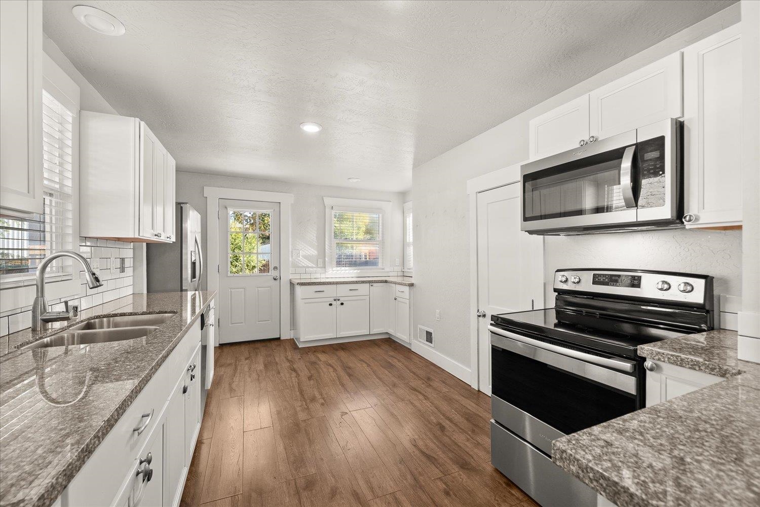 2714 N Lee St - Photo 15