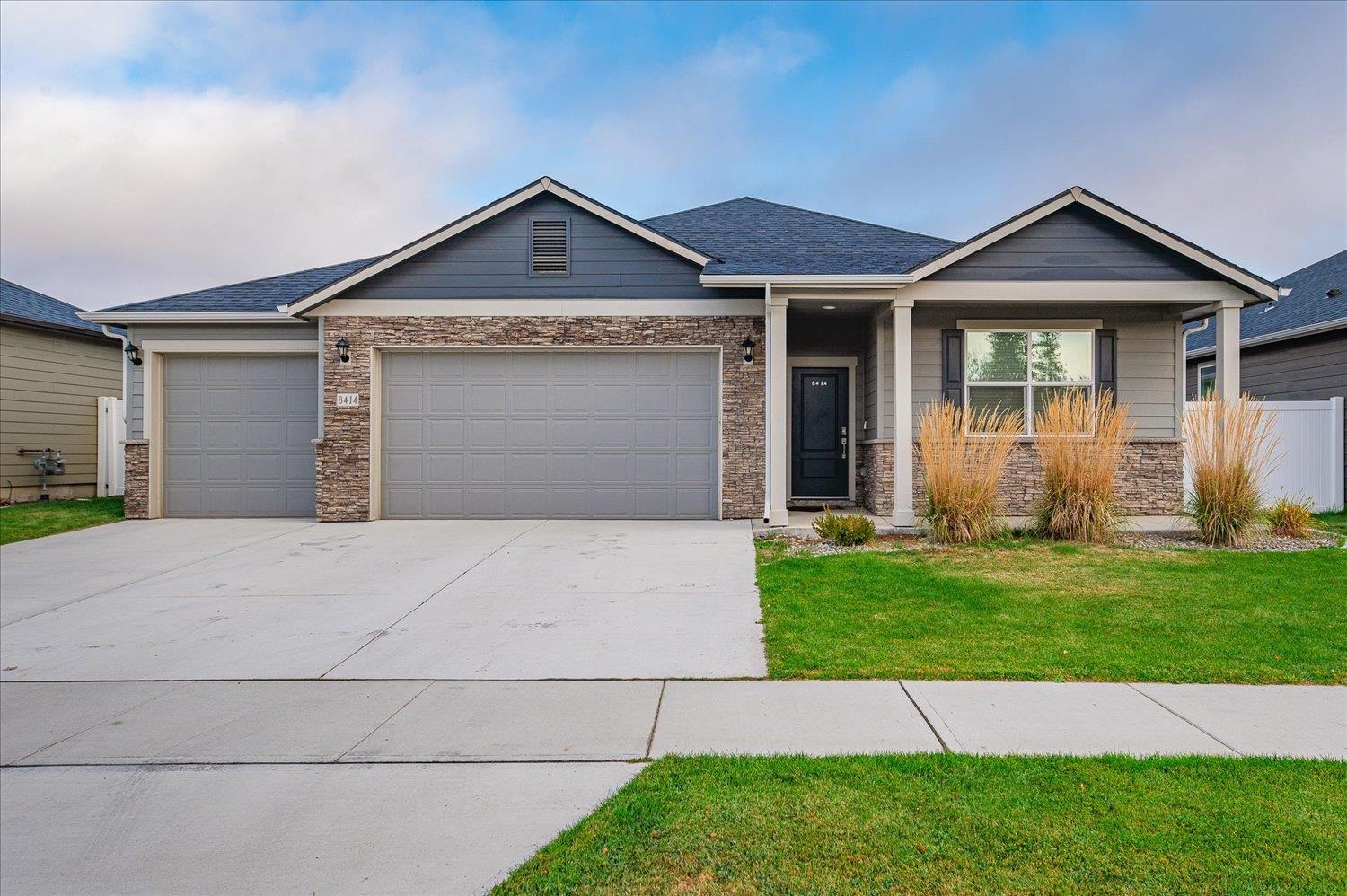 8414 W Sugar Ct - Photo 1