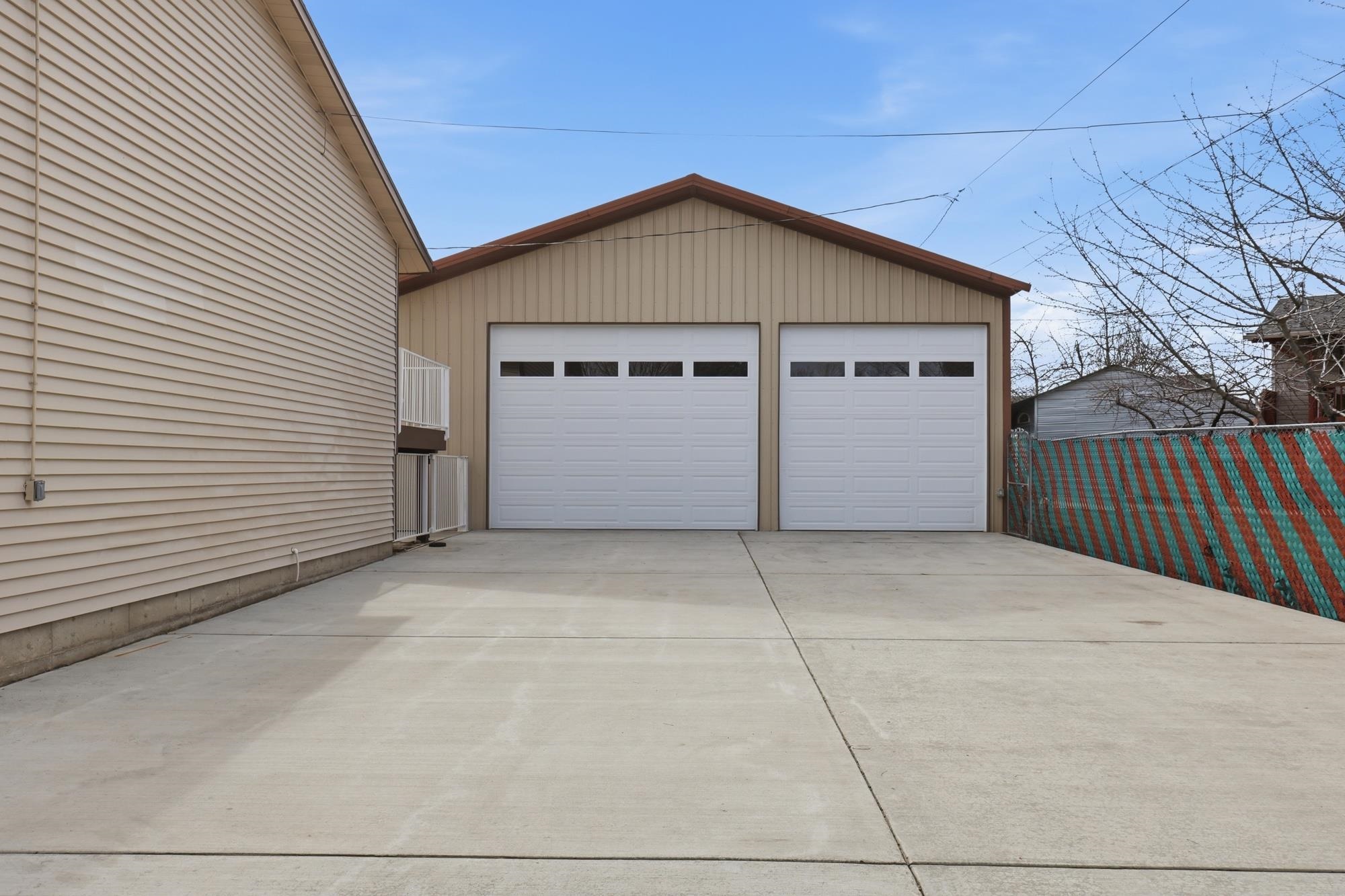 18104 E Maxwell Ave - Photo 2