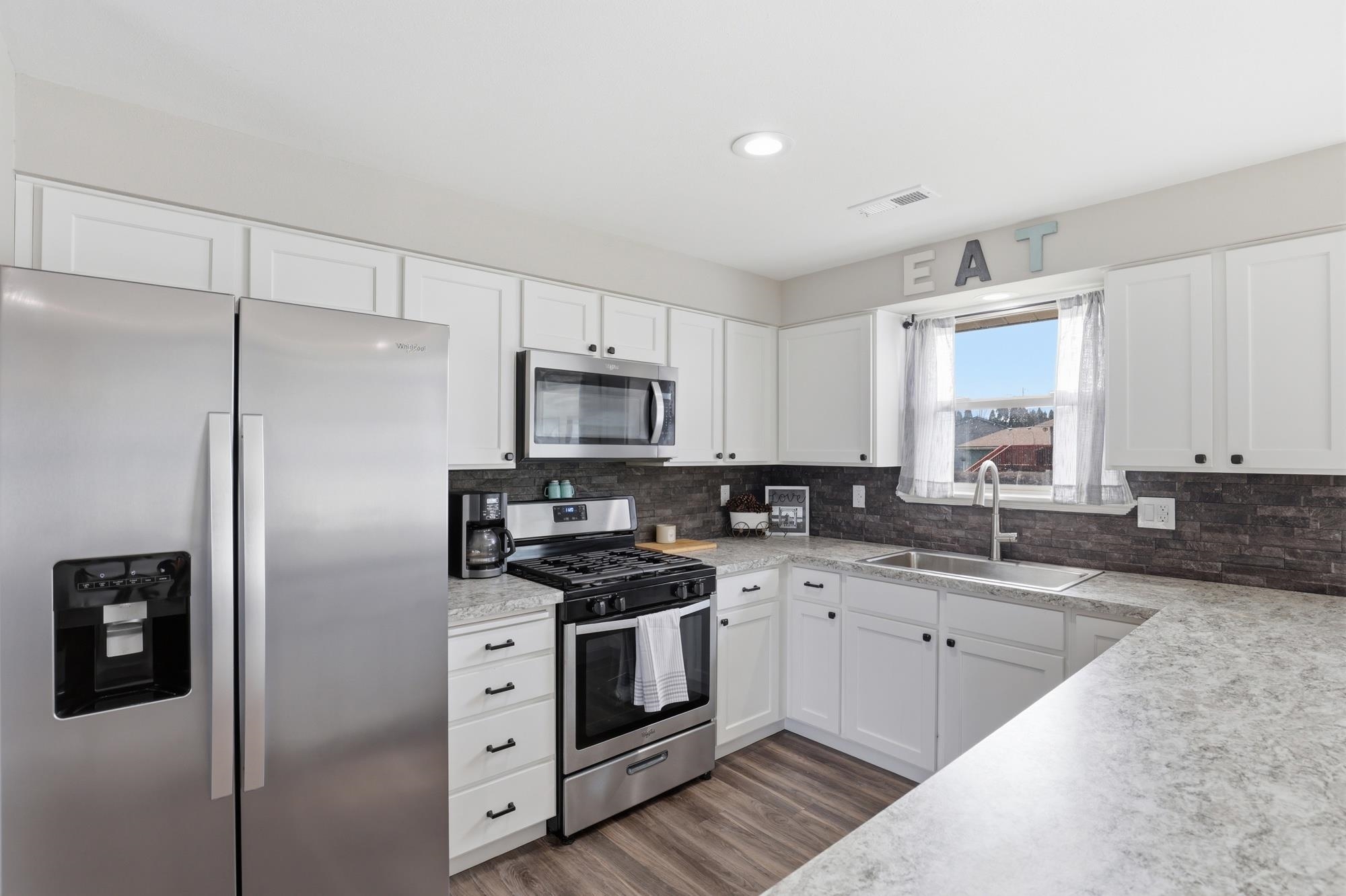 18104 E Maxwell Ave - Photo 4