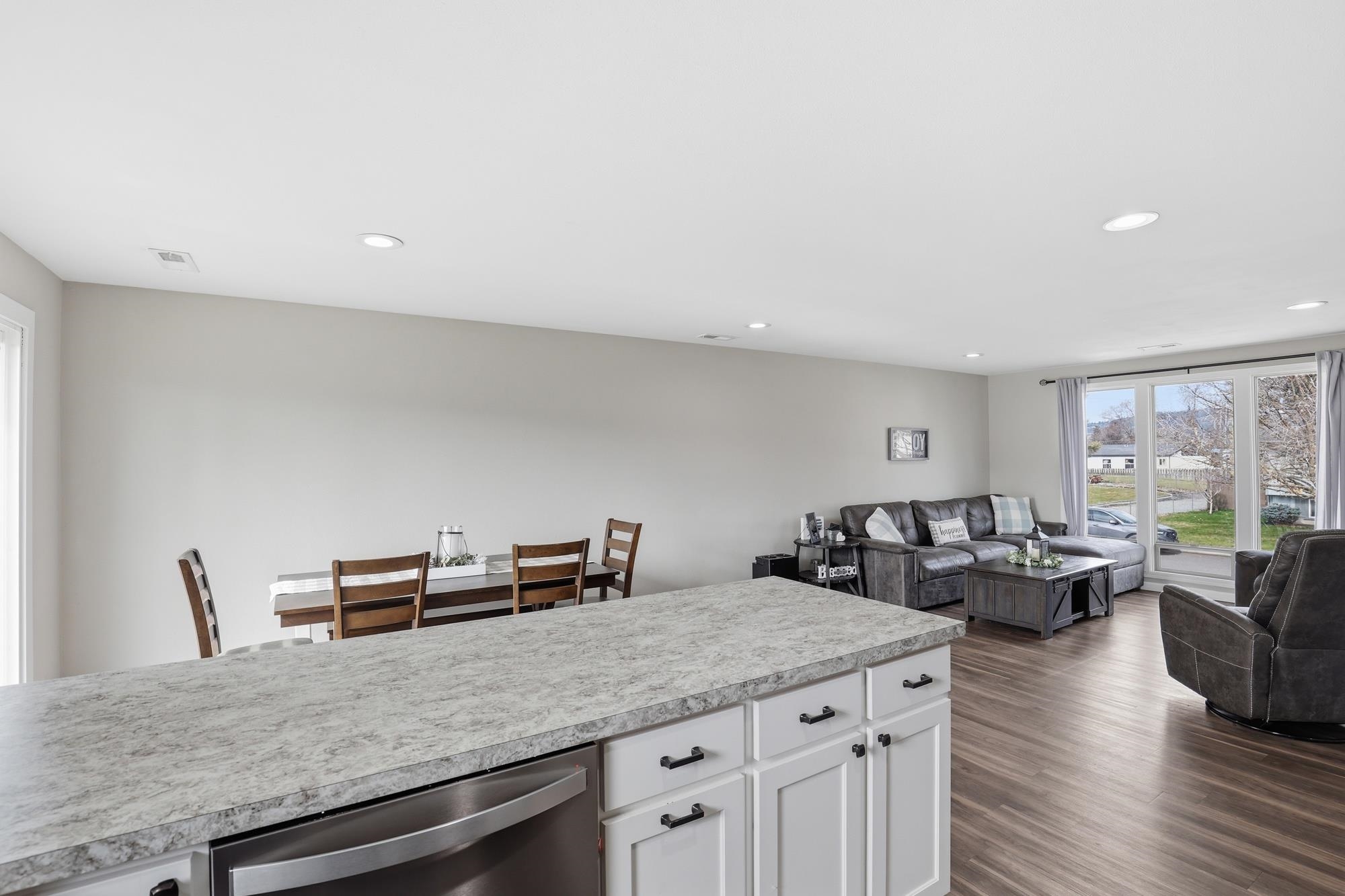 18104 E Maxwell Ave - Photo 5