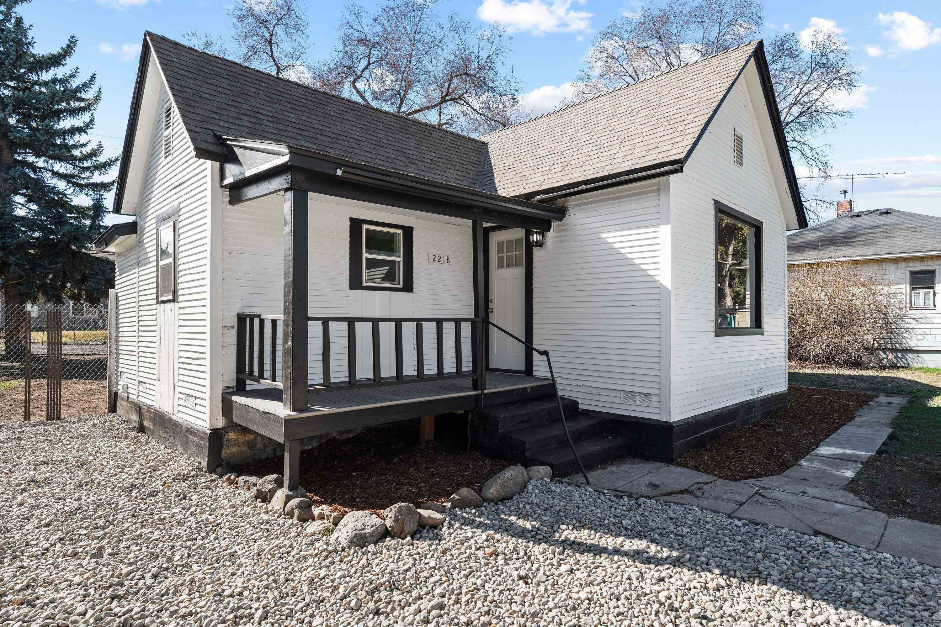 2218 E 4th Ave - Photo 4