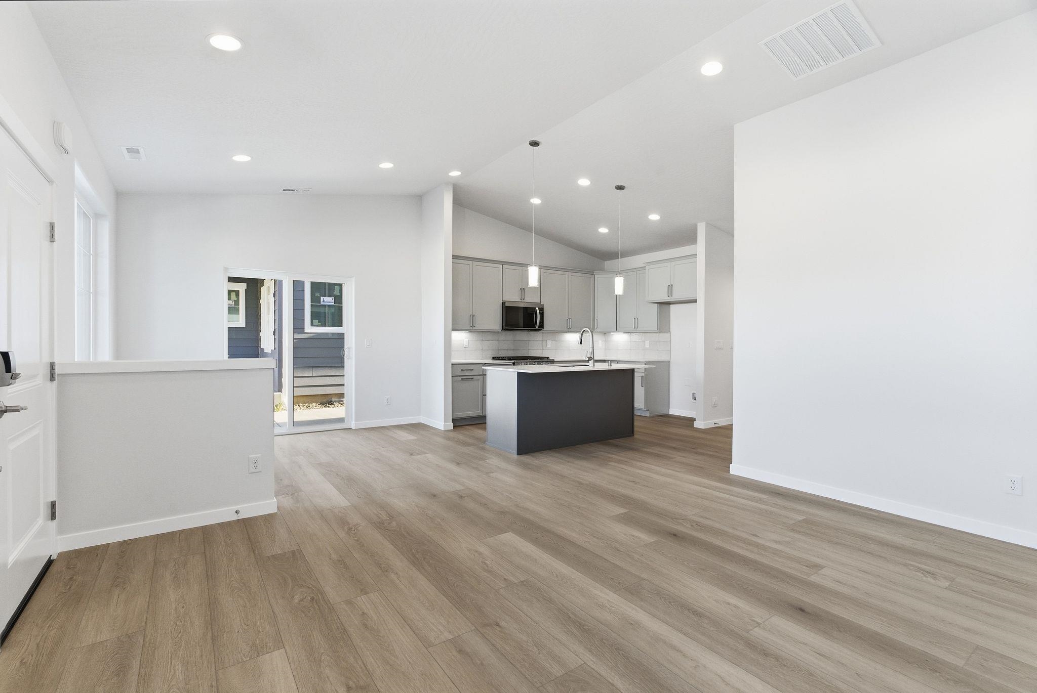 23010 E Edgewater Ln - Photo 7