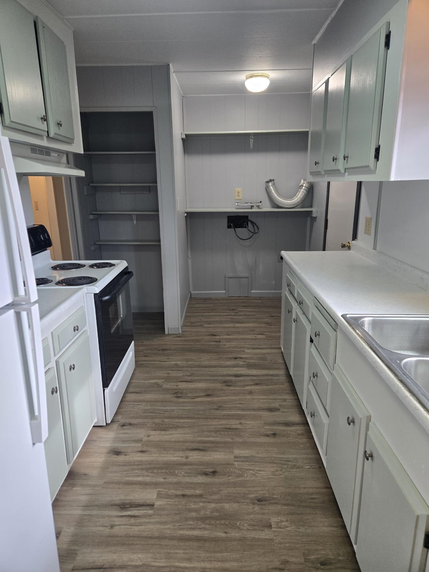 312 N Colville Rd - Photo 8