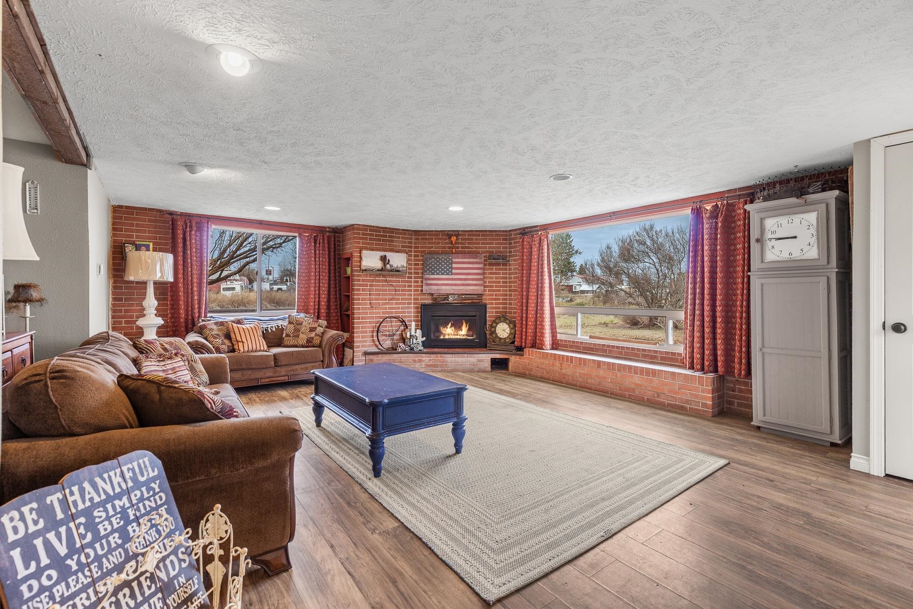 205 E 1st Ave - Photo 3