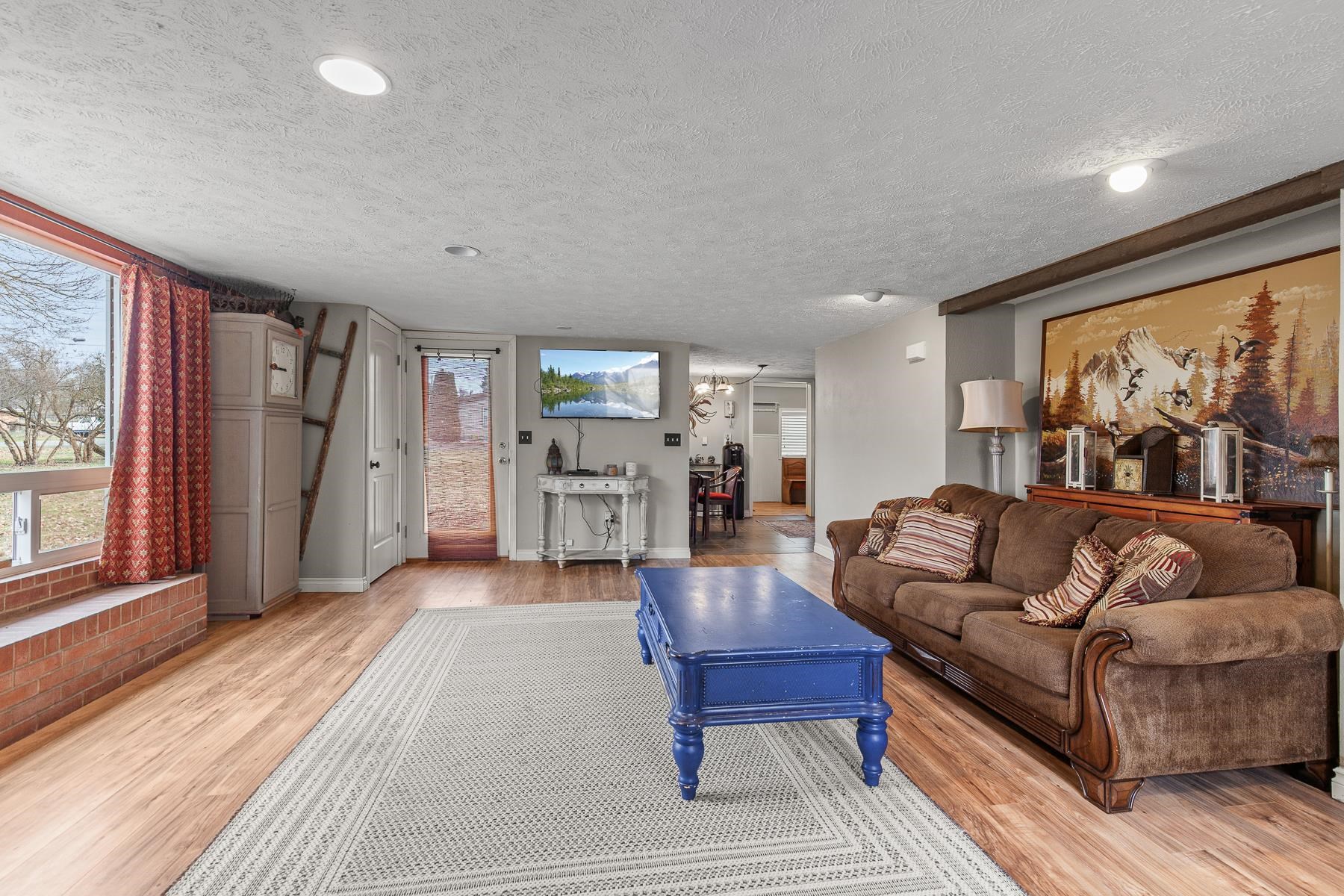 205 E 1st Ave - Photo 4