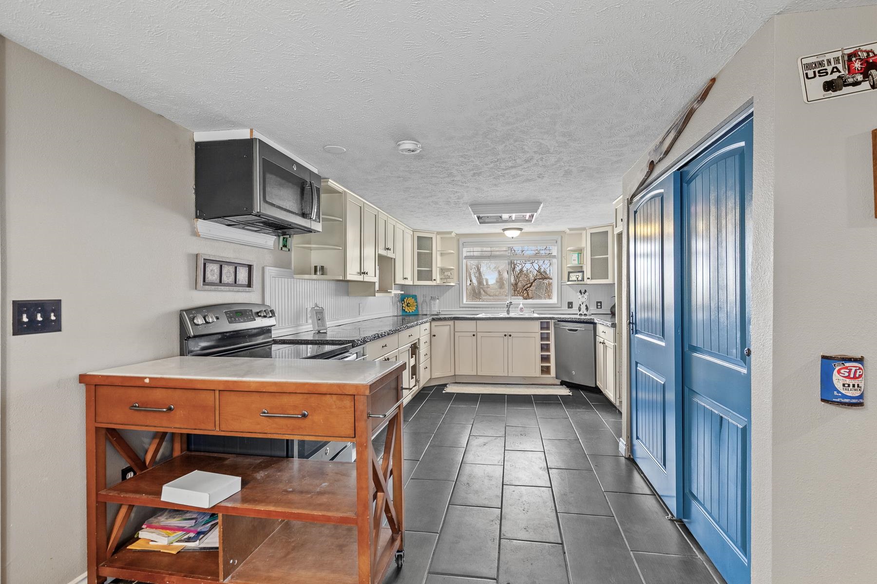 205 E 1st Ave - Photo 6