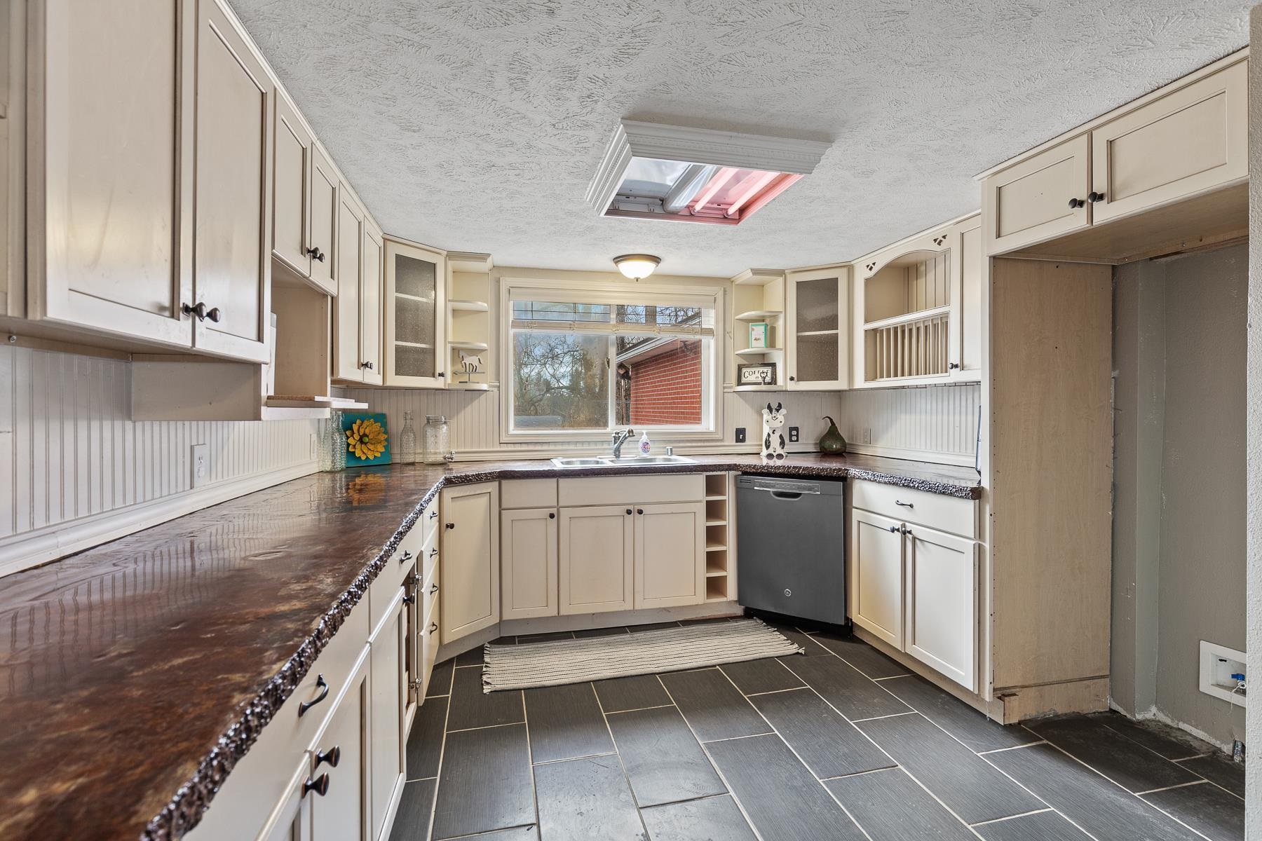 205 E 1st Ave - Photo 7
