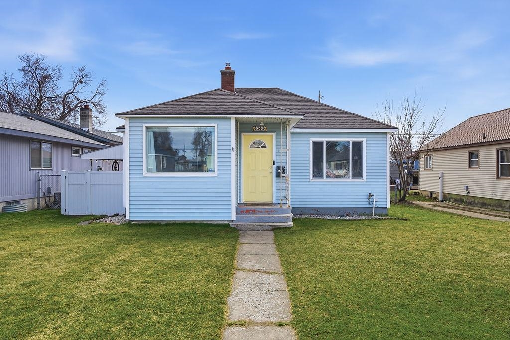 2318 E Columbia Ave - Photo 1