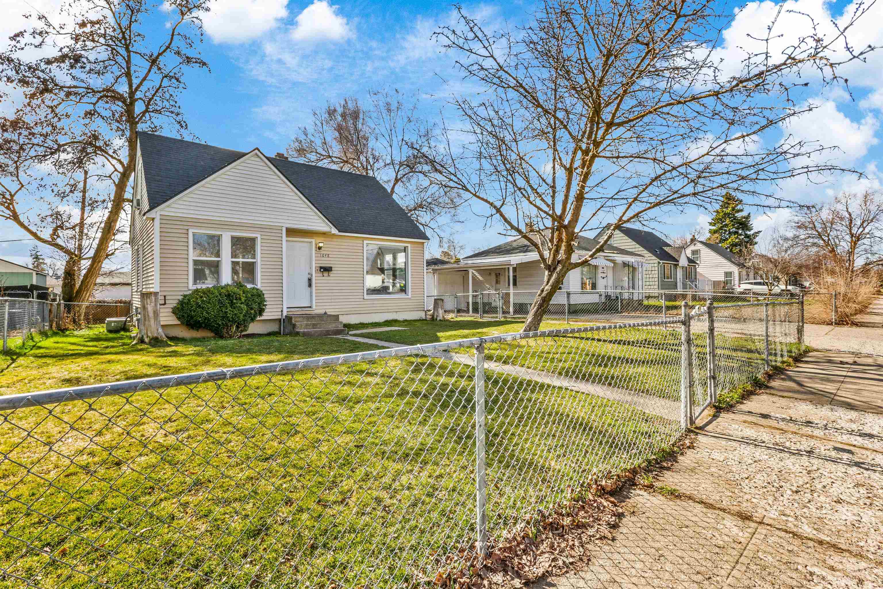 1648 E Rockwell Ave - Photo 2